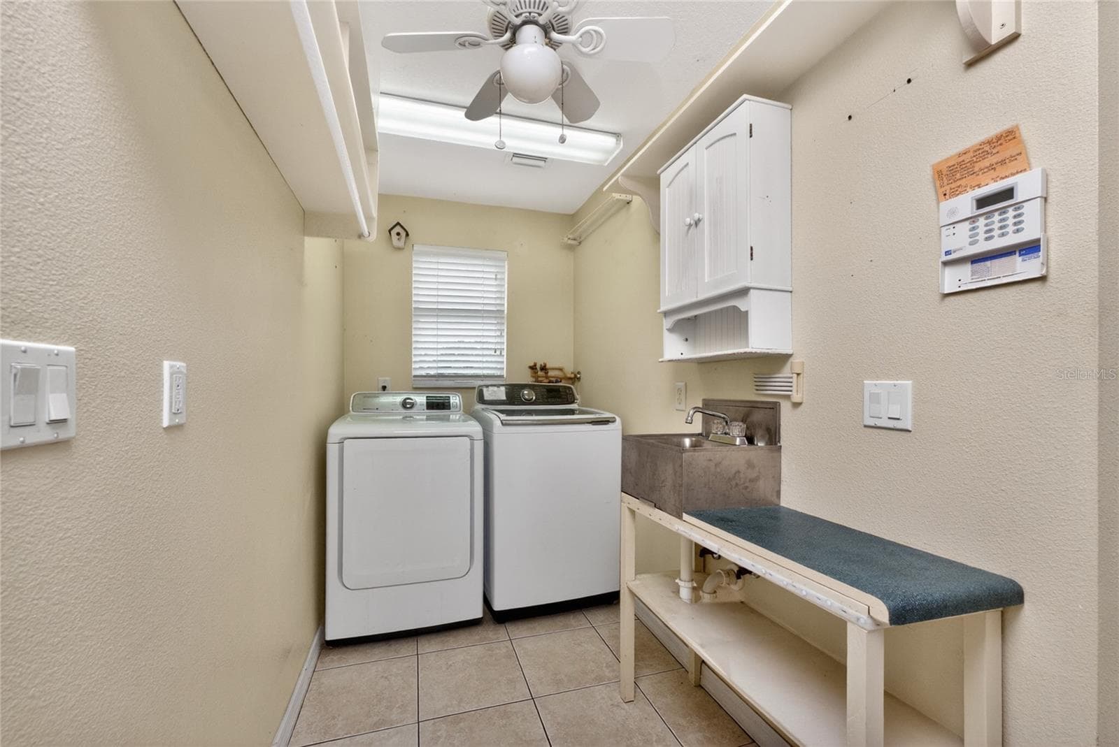 Laundry room - 7110 SAN CASA DR, ENGLEWOOD
