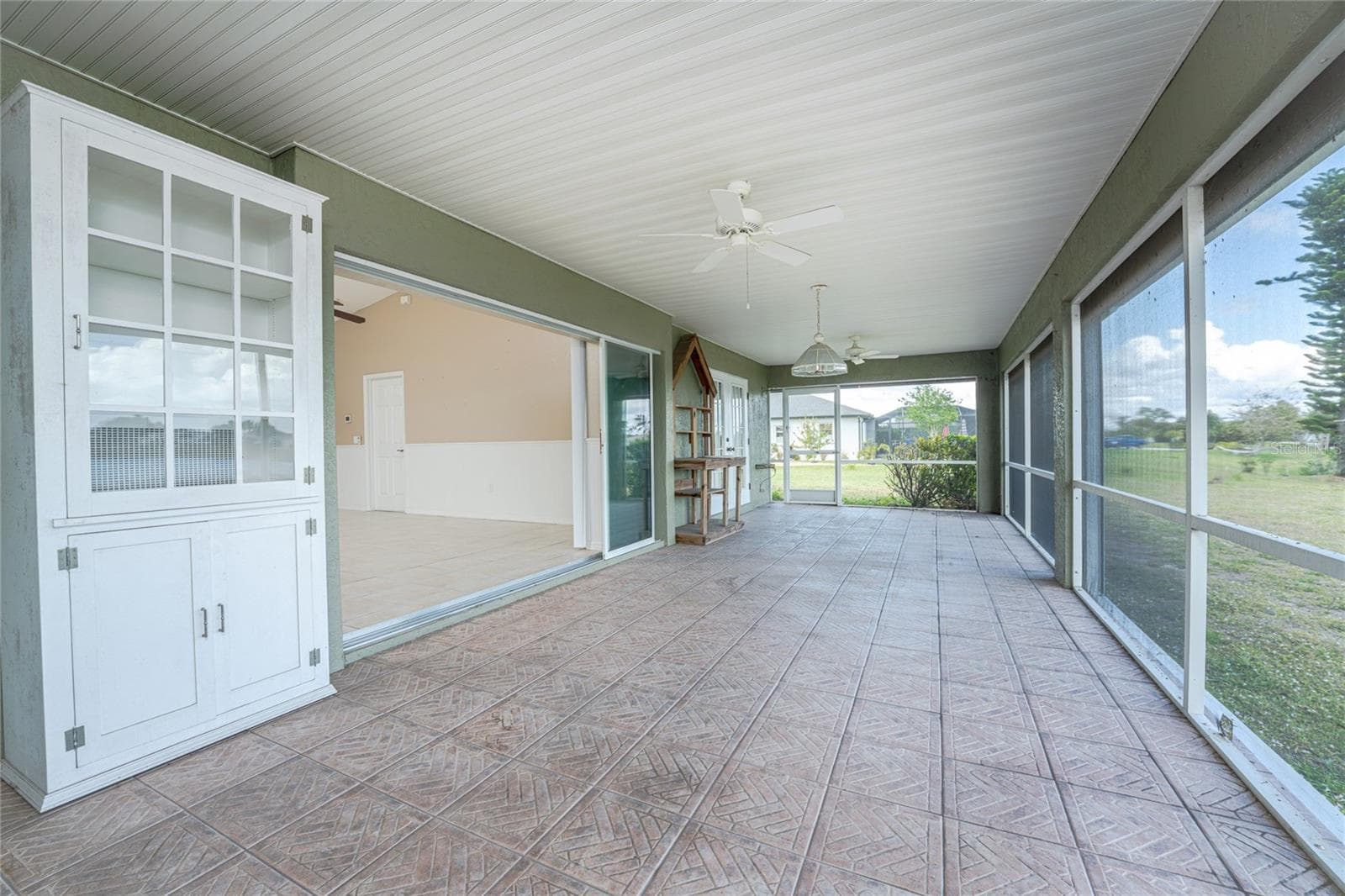 Single Family Residence at 7110 SAN CASA DR, ENGLEWOOD, photo 41 of 43