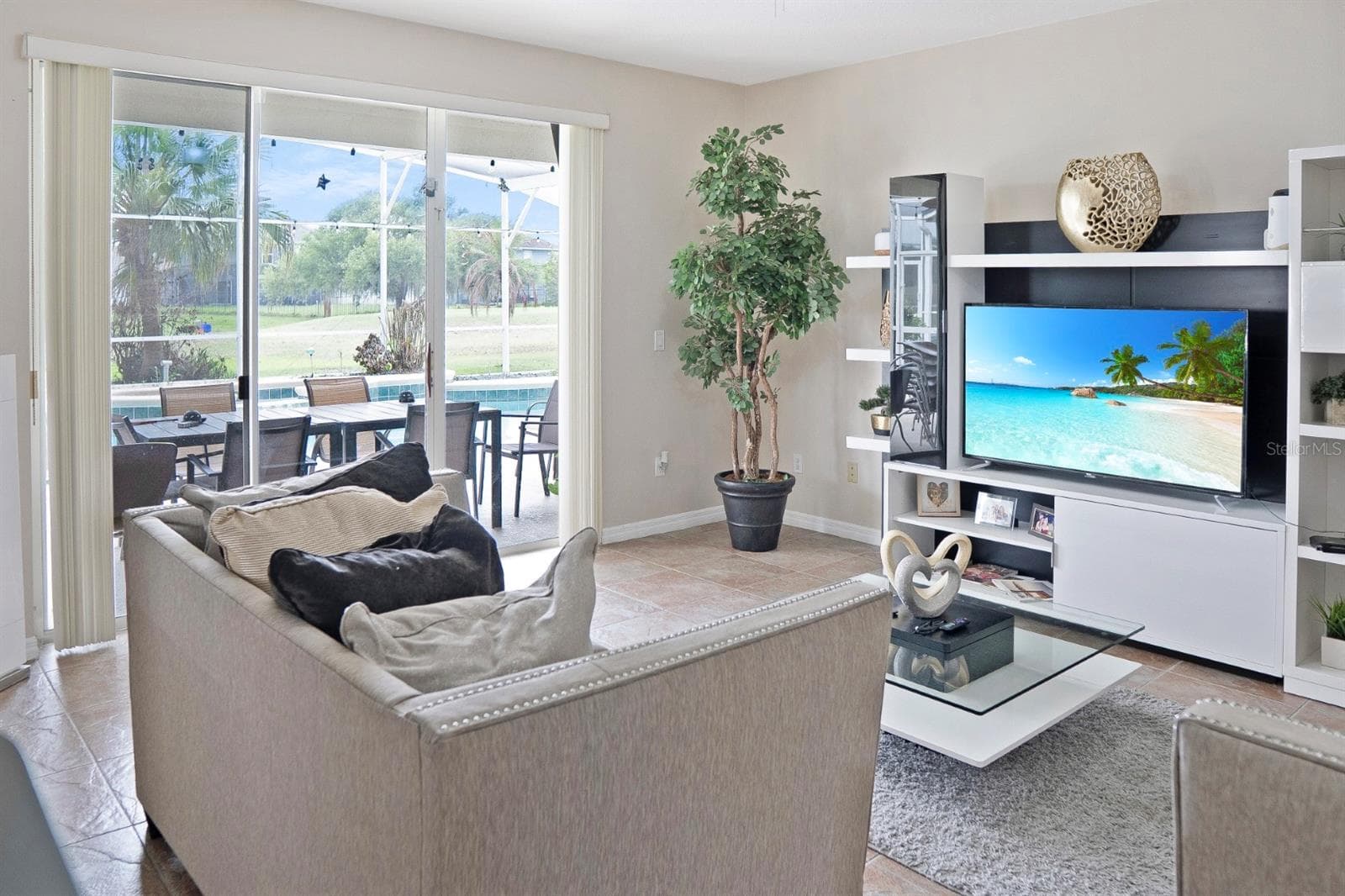 Single Family Residence at 2735 SCARBOROUGH DR, KISSIMMEE, photo 11 of 41
