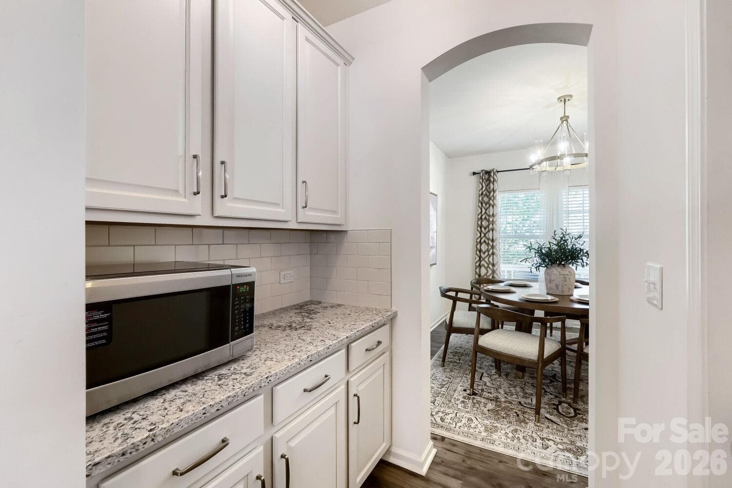 Butlers pantry - 7004 Duncan Acres Drive, Belmont