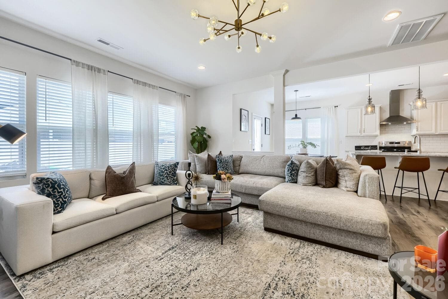 Large family room - 7004 Duncan Acres Drive, Belmont