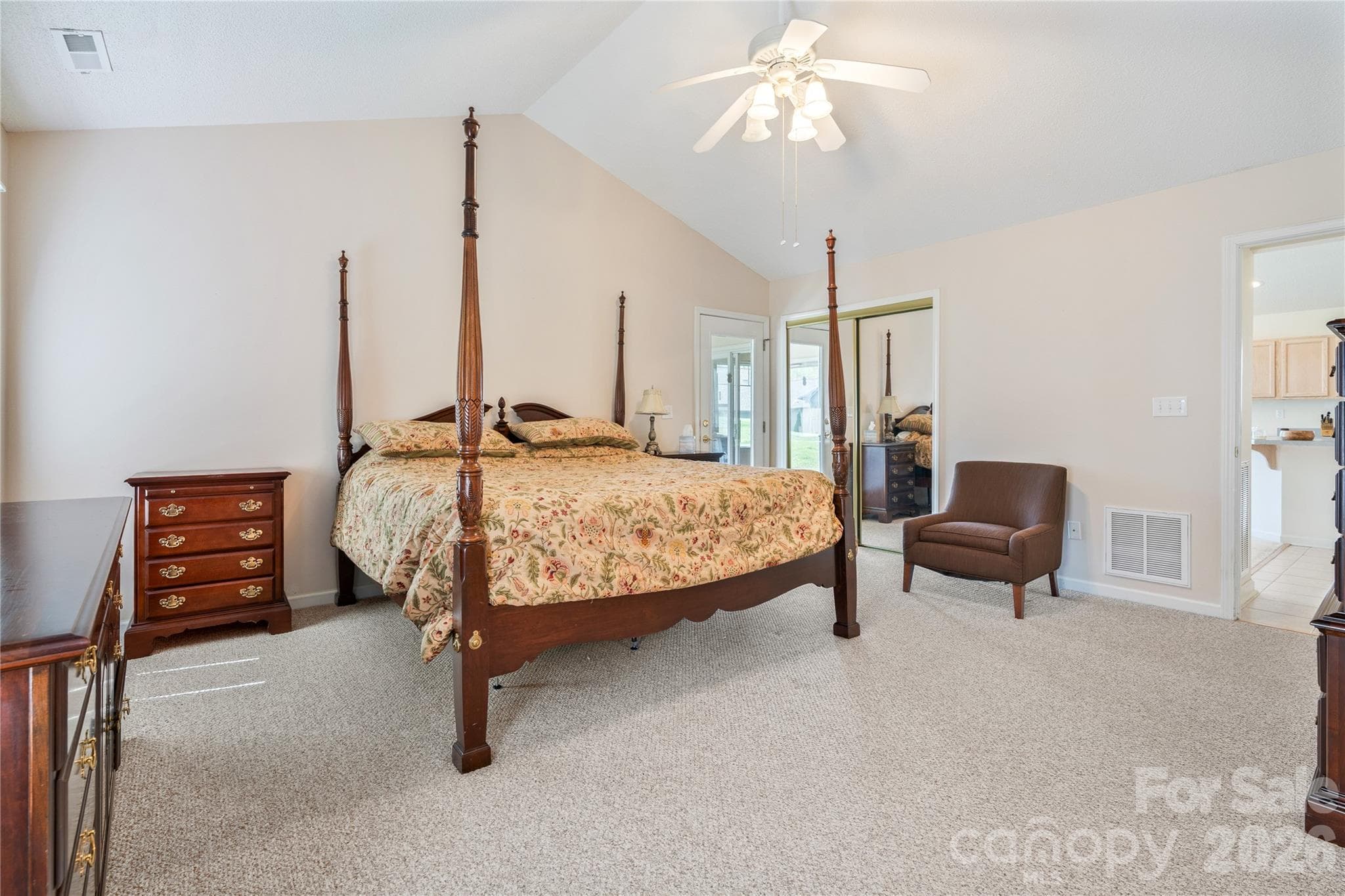 large oversized room - 47 Barn Owl Way, Hendersonville
