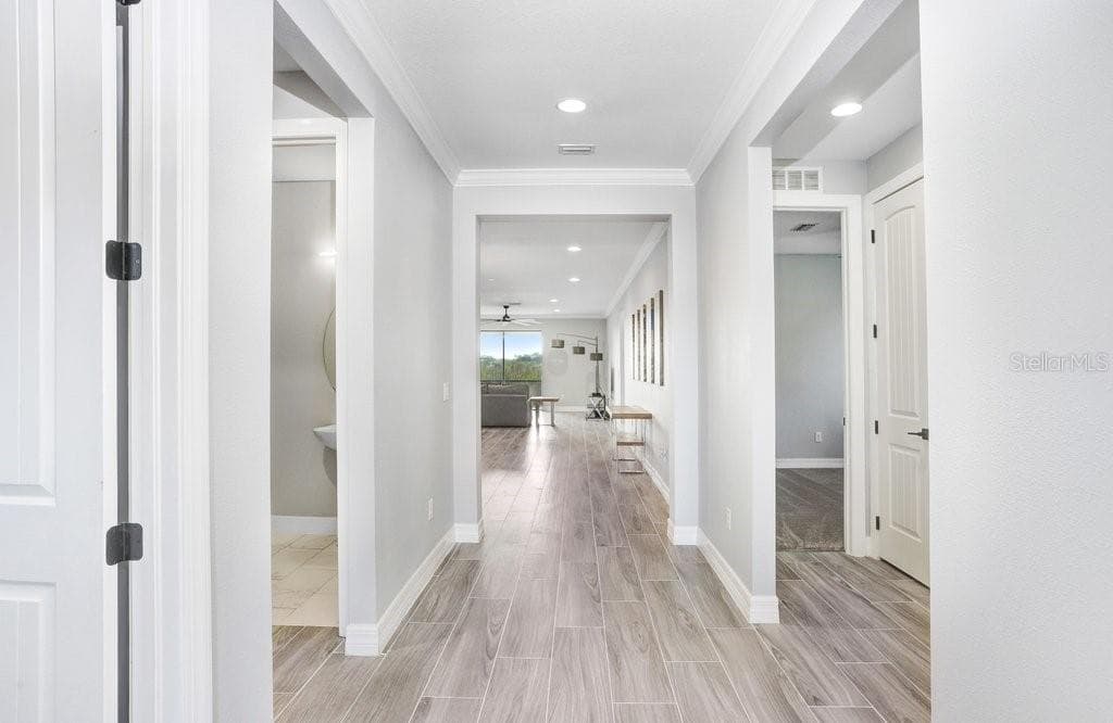 Single Family Residence at 11677 BRIGHTON KNOLL LOOP, RIVERVIEW, photo 3 of 30