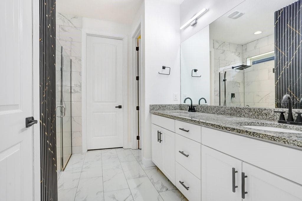 PRIMARY BEDROOM EN-SUITE - 11677 BRIGHTON KNOLL LOOP, RIVERVIEW