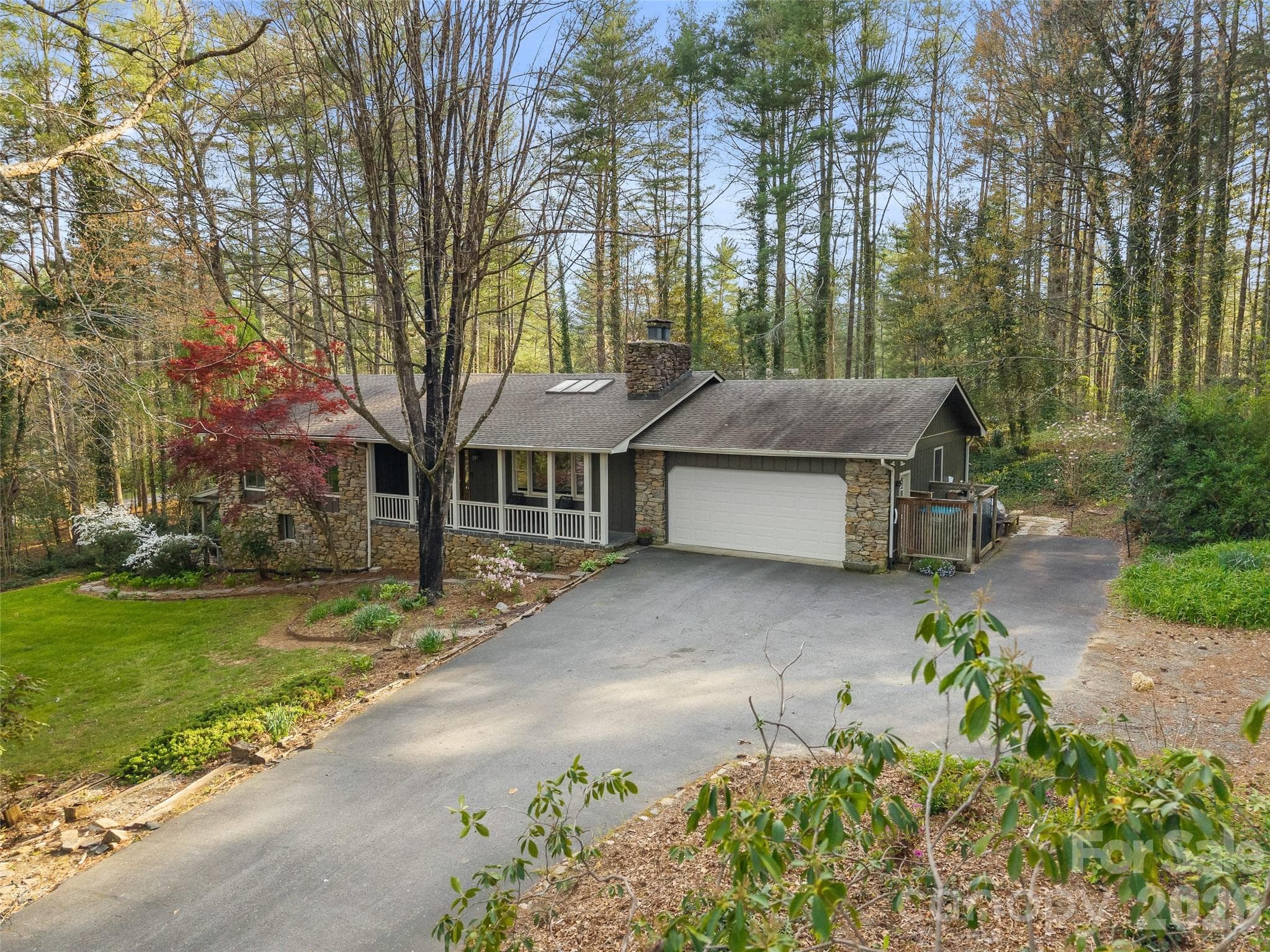 Single Family Residence at Hendersonville, photo 2 of 44