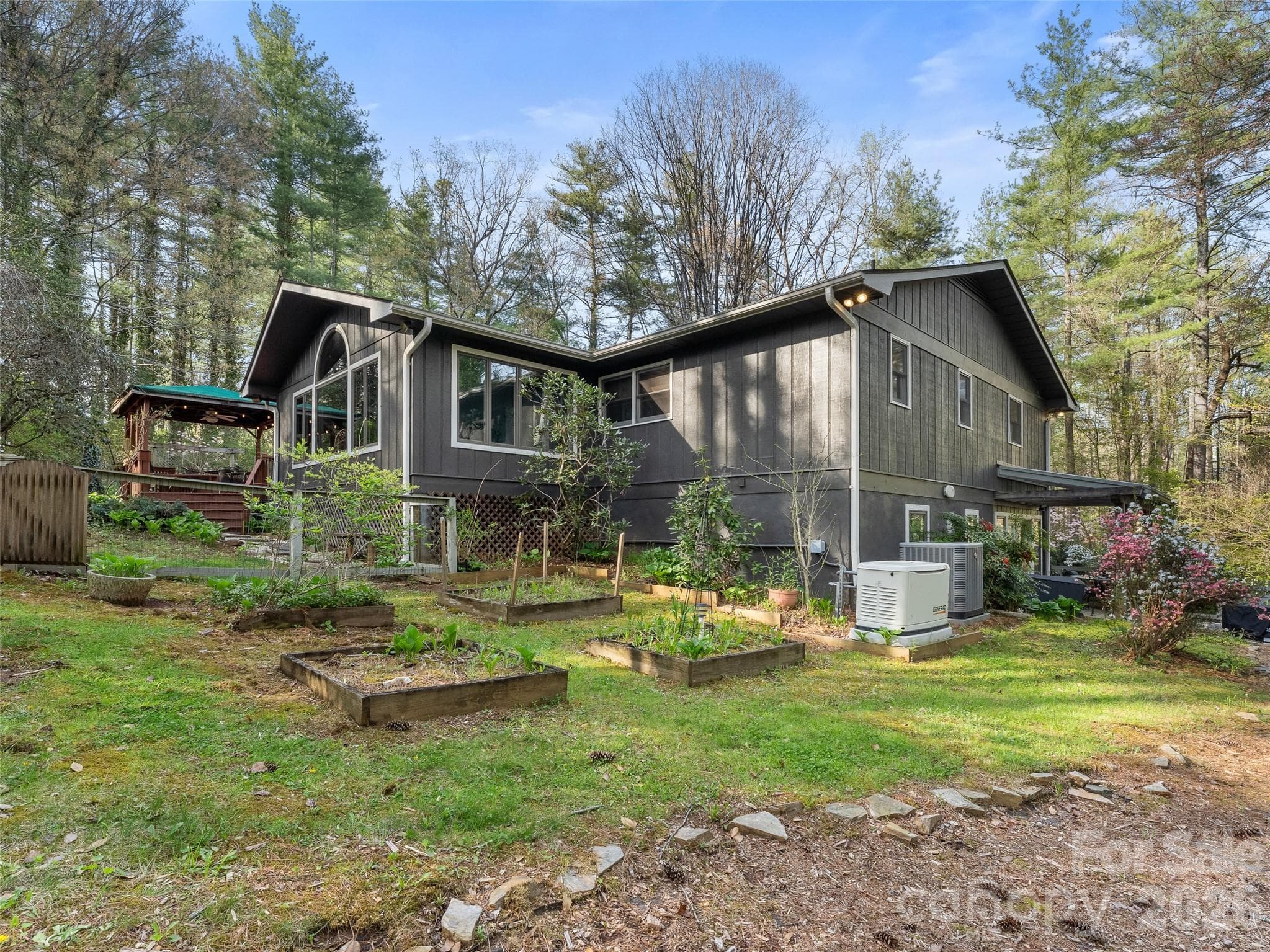 Single Family Residence at Hendersonville, photo 3 of 44