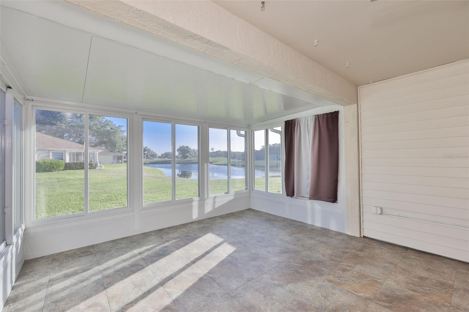Condominium at 2020 NANTUCKET DR, SUN CITY CENTER, photo 44 of 75