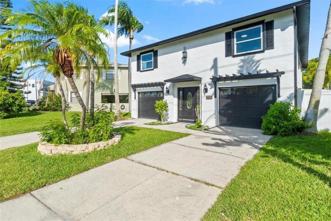 Single Family Residence at 307 161ST AVE, REDINGTON BEACH, photo 4 of 42