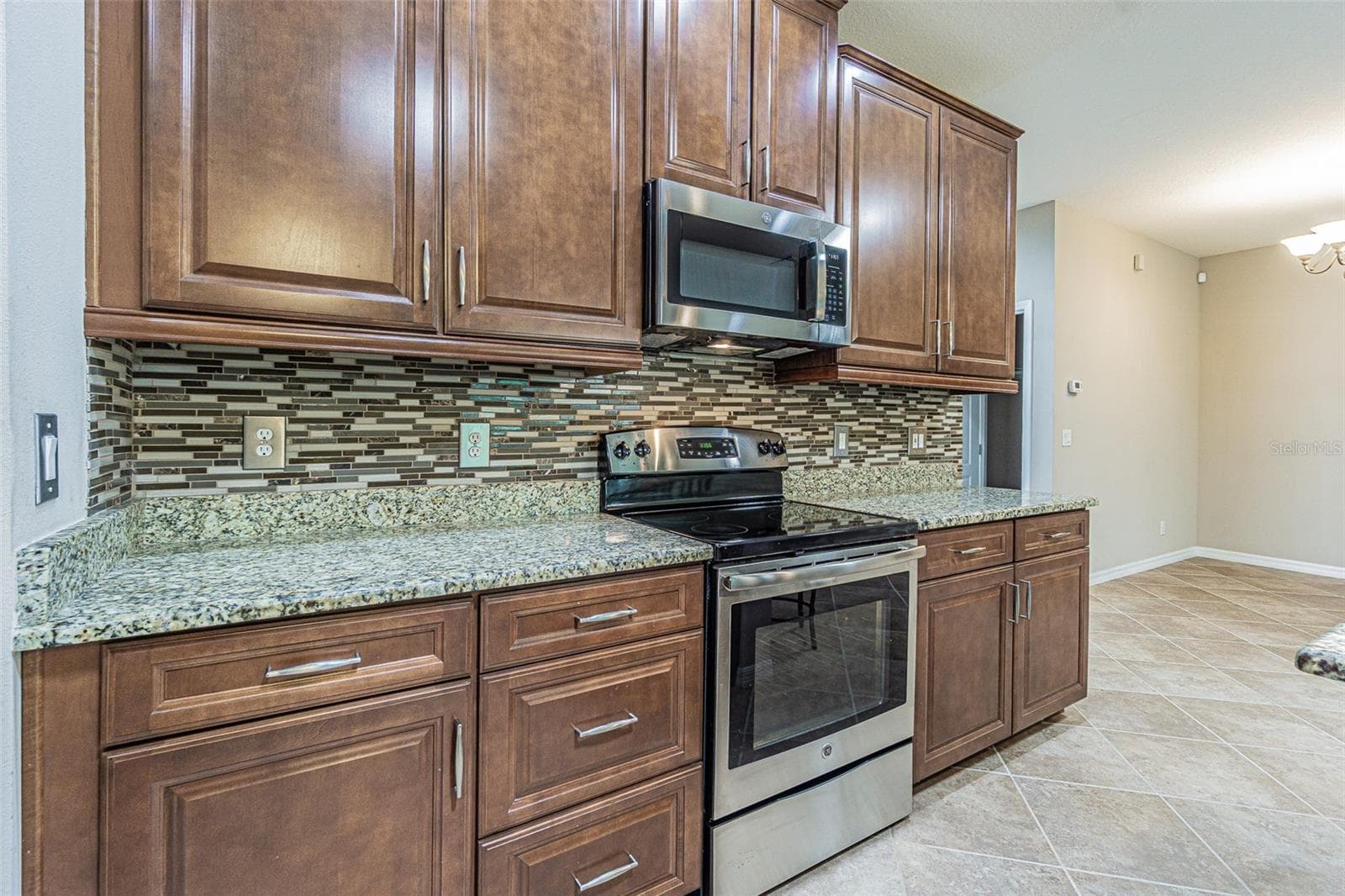 Single Family Residence at 9936 GAP WEDGE DR, SAN ANTONIO, photo 6 of 35