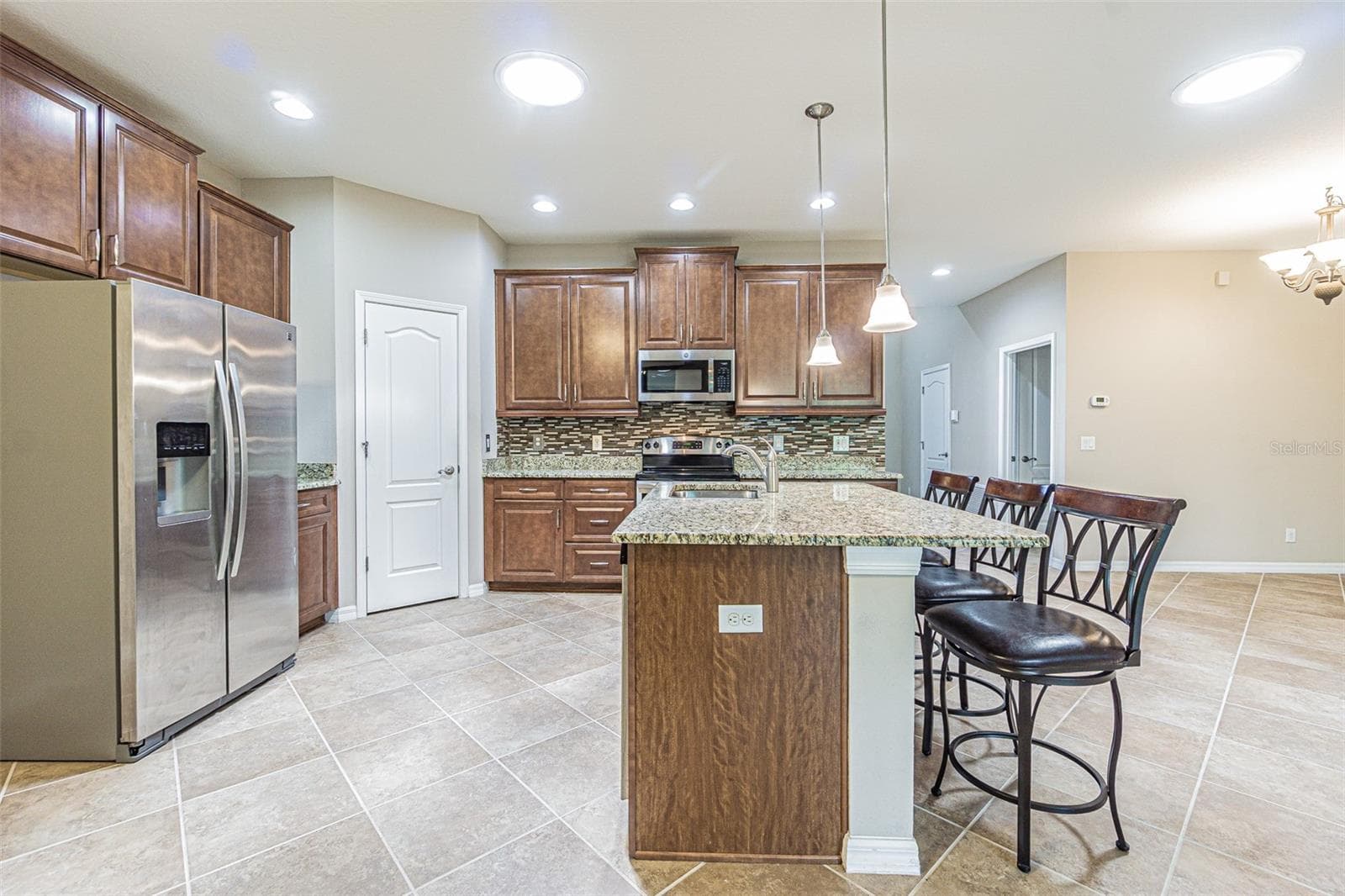 Single Family Residence at 9936 GAP WEDGE DR, SAN ANTONIO, photo 9 of 35