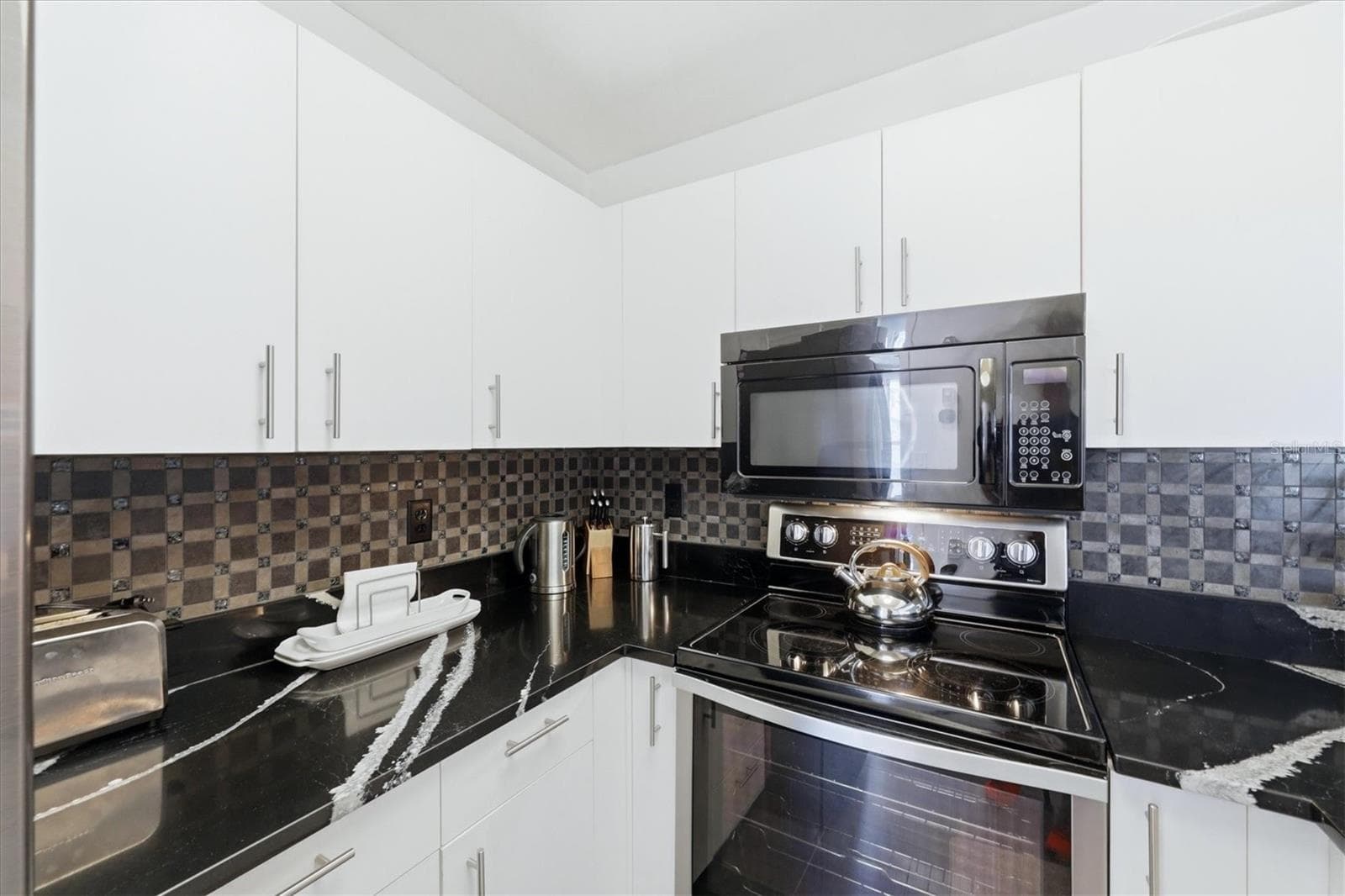 Updated appliances! - 972 SANDPIPER CIR #972, BRADENTON