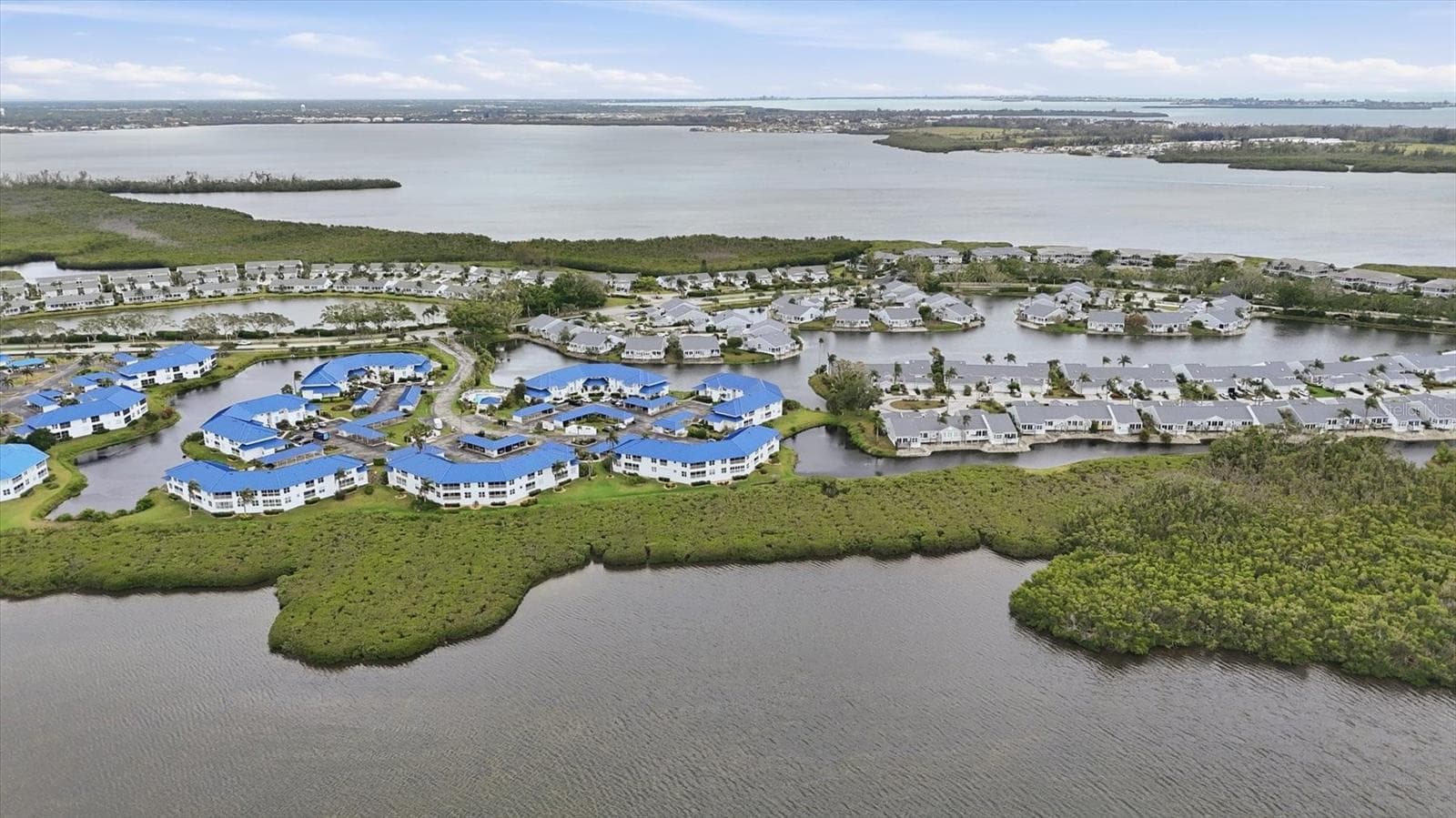 Condominium at 972 SANDPIPER CIR #972, BRADENTON, photo 46 of 67