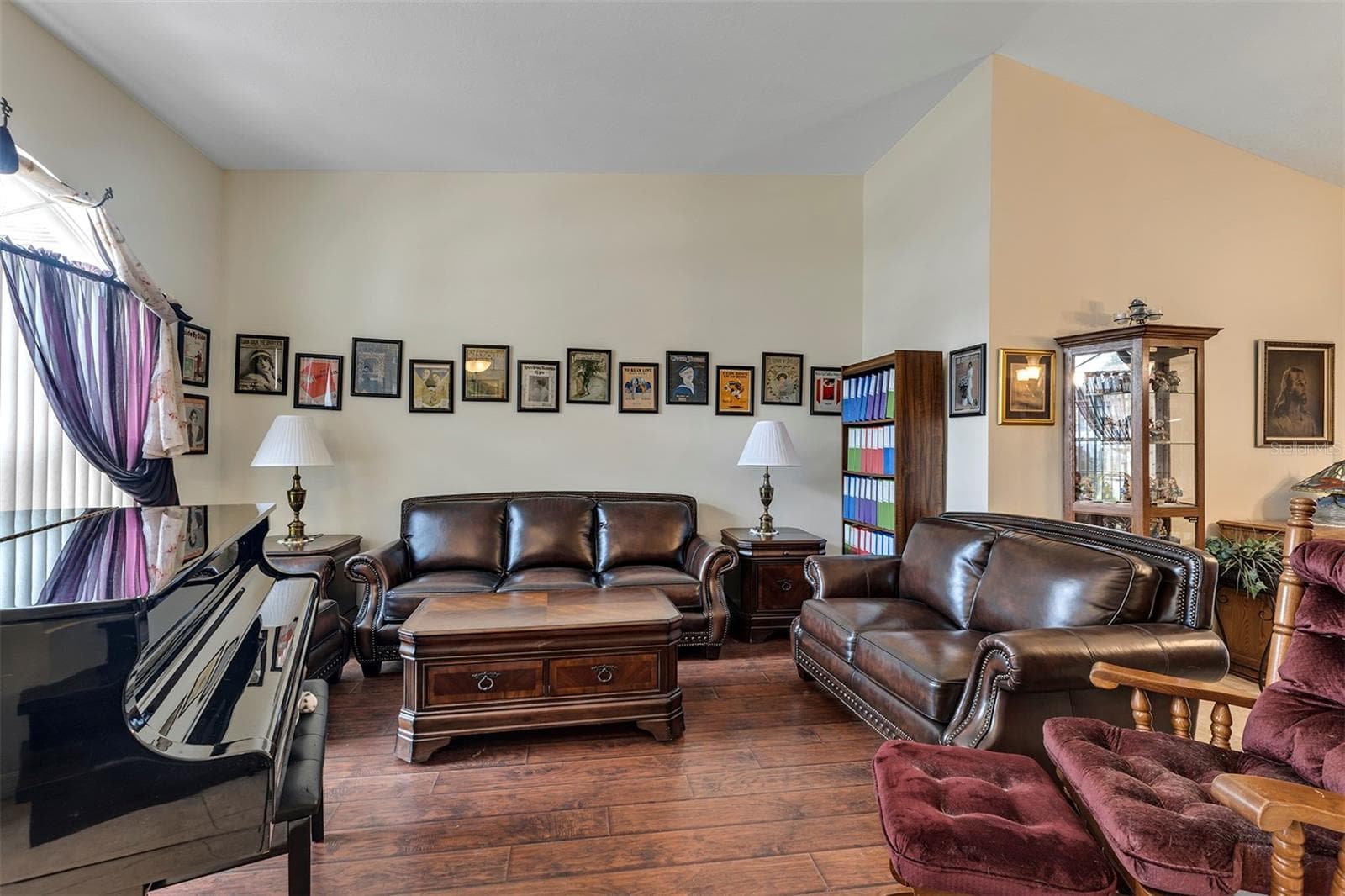 Single Family Residence at 406 STERLING LAKE DR, OCOEE, photo 5 of 34