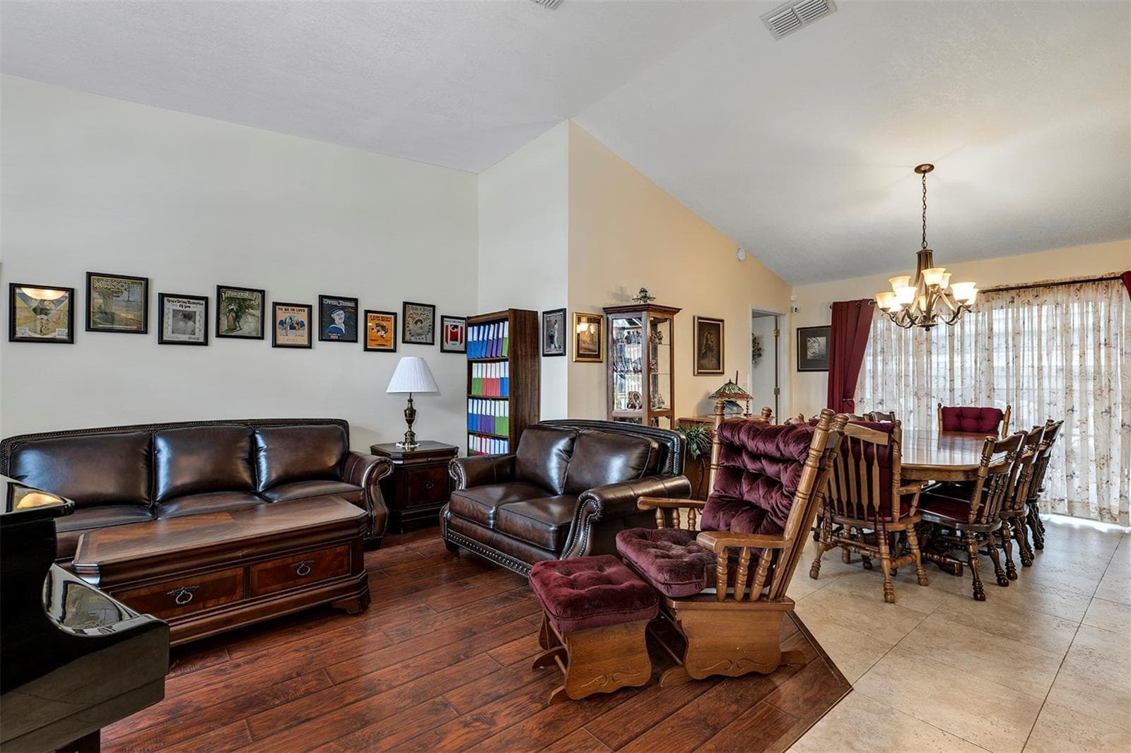 Single Family Residence at 406 STERLING LAKE DR, OCOEE, photo 6 of 34