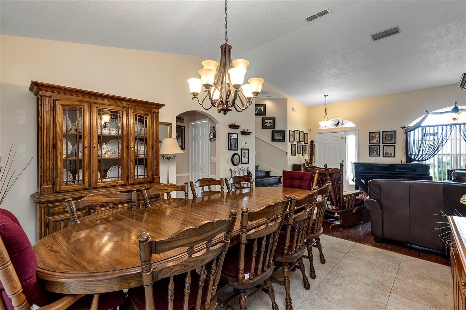Single Family Residence at 406 STERLING LAKE DR, OCOEE, photo 9 of 34