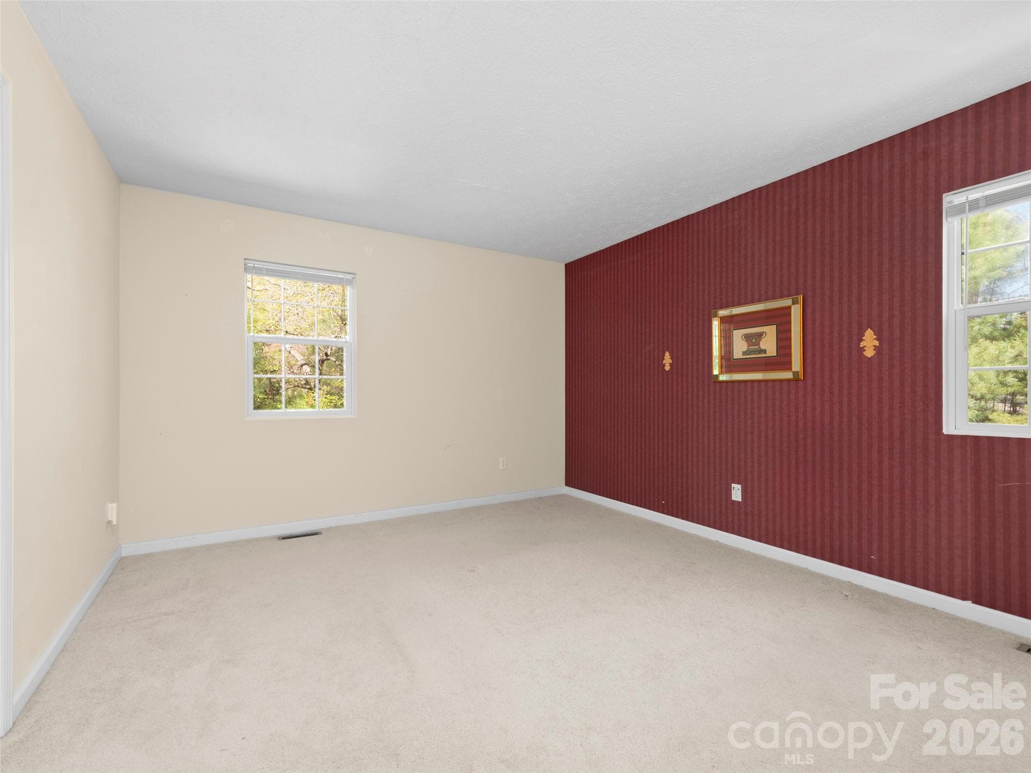 Guest Bedroom - 21 Old Applewood Lane, Hendersonville