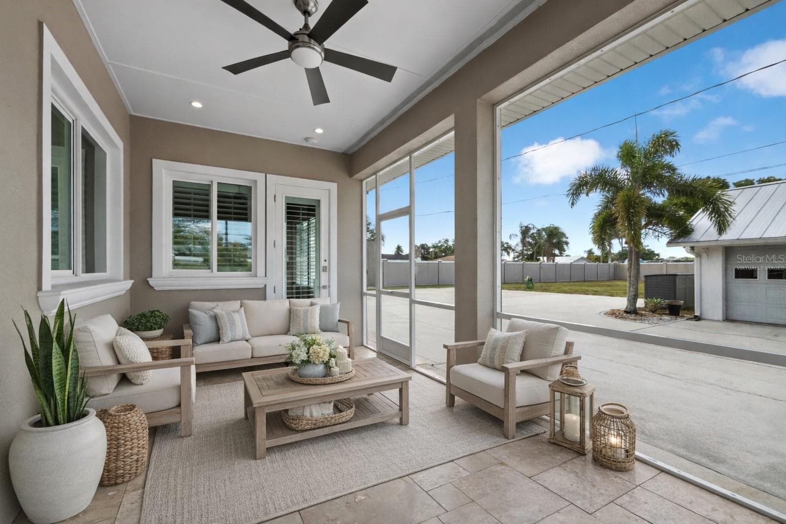 Virtually staged - 5618 BRITANNIA DR, SARASOTA