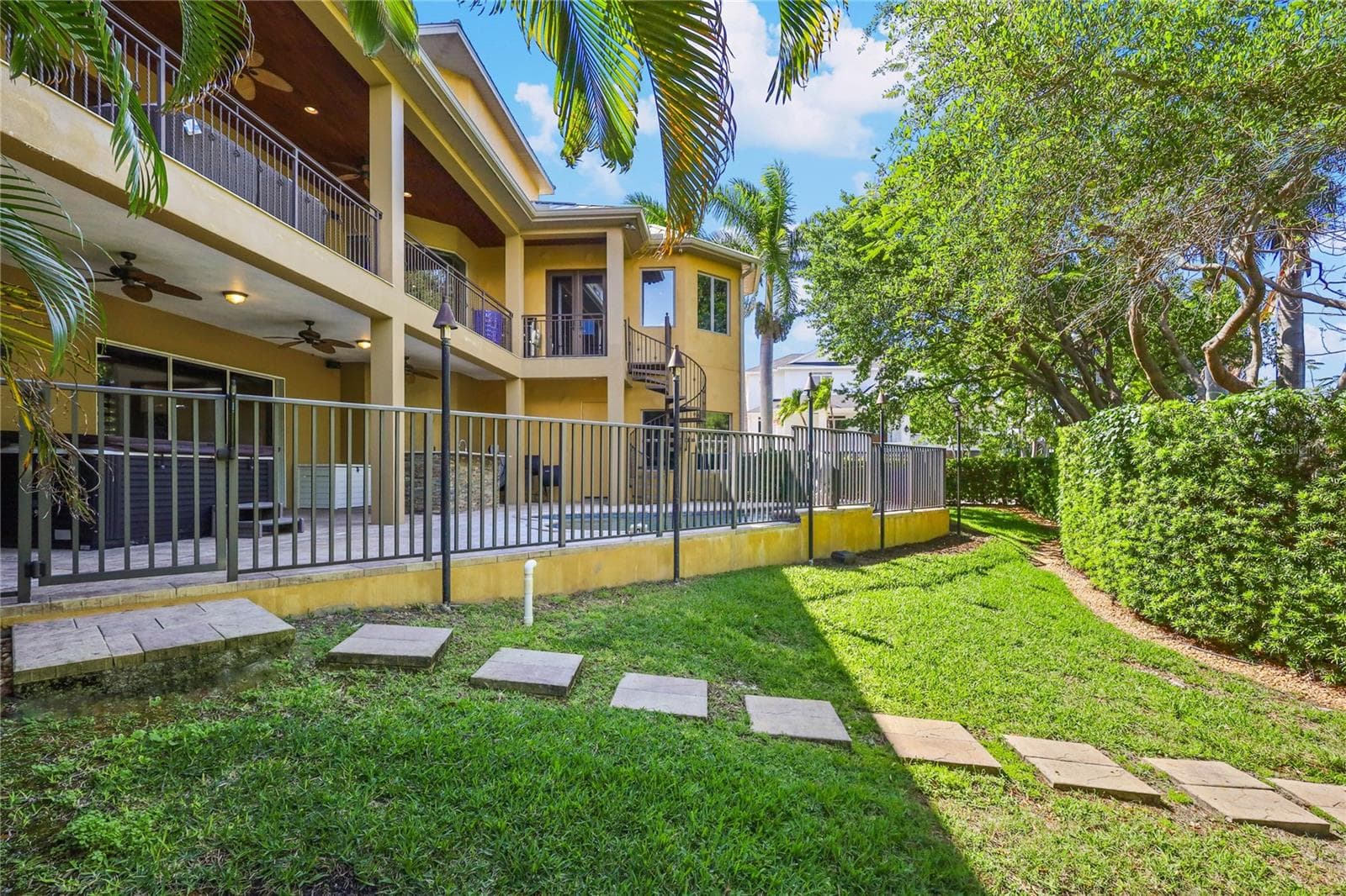 Single Family Residence at 7158 HAWKS HARBOR CIR, BRADENTON, photo 62 of 74