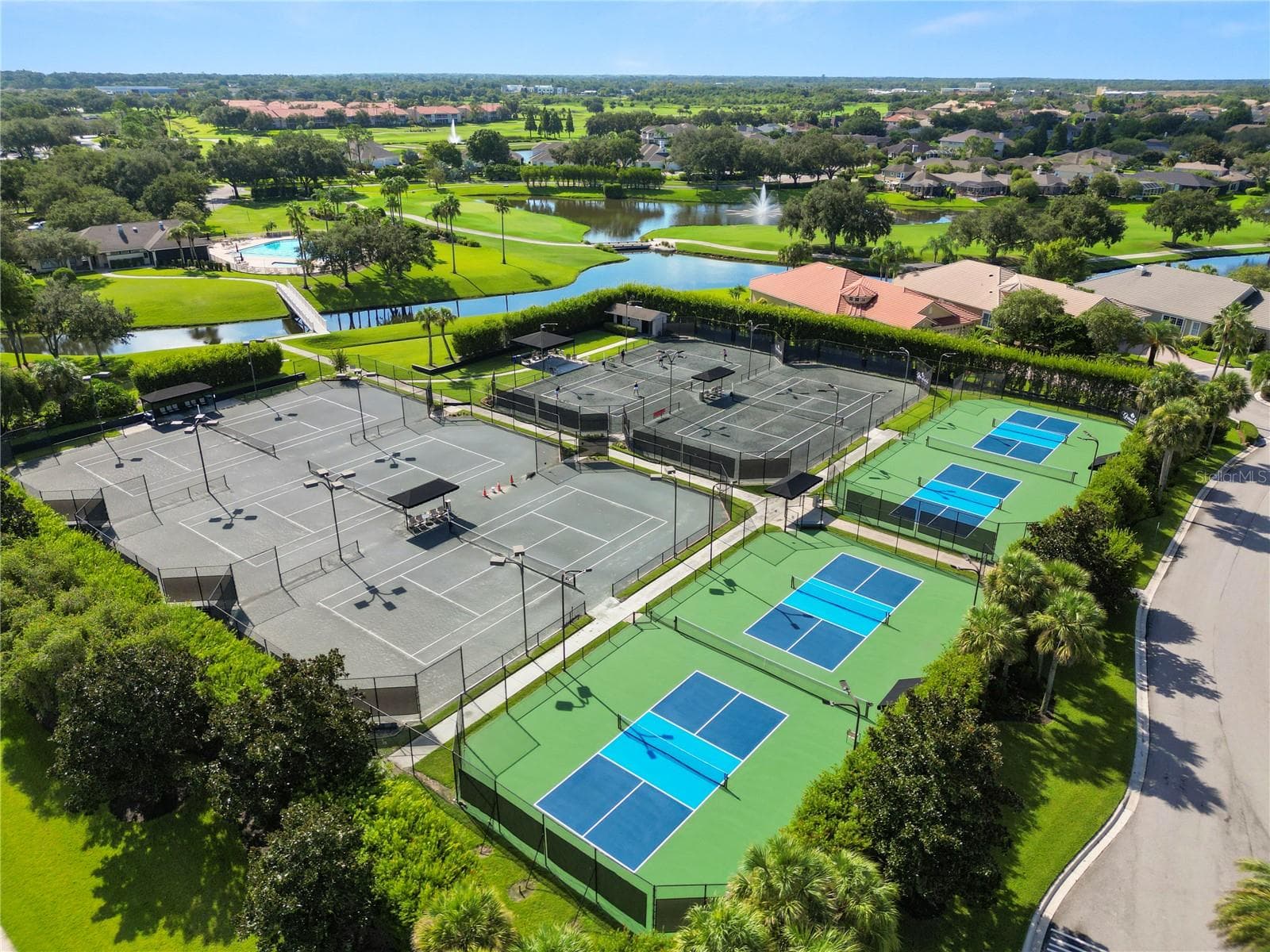 Condominium at 774 GRASSLANDS VILLAGE CIR #88, LAKELAND, photo 40 of 54