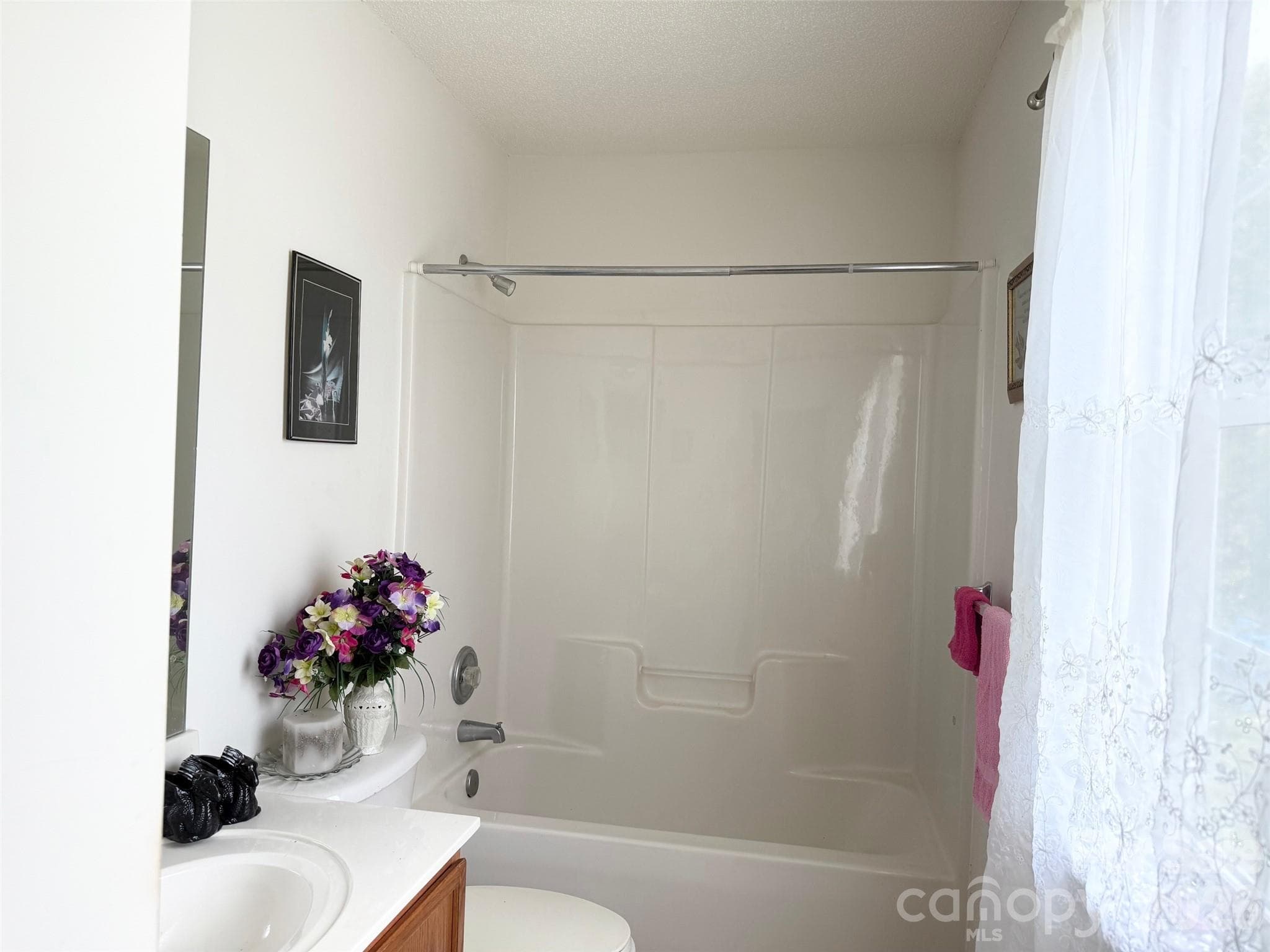 Single Family Residence at 4046 W Fairmeadow Drive, Lancaster, photo 10 of 30