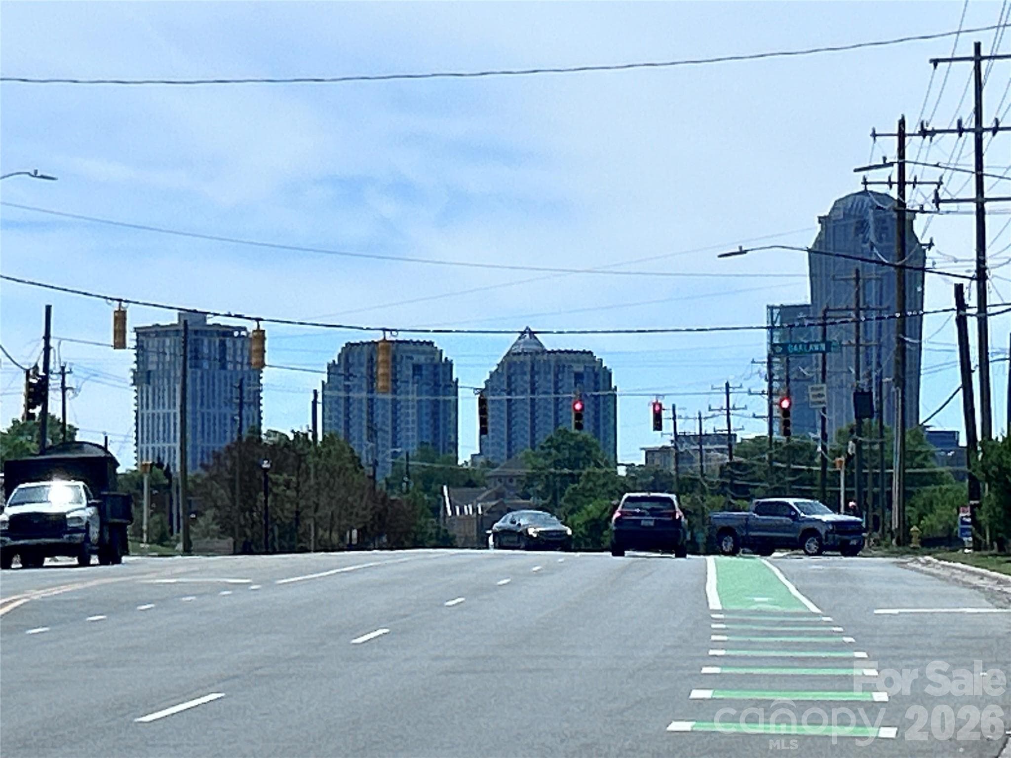 Less than 20 minutes to Graham Street and Statesville Avenue - 1632 Madison Avenue, Charlotte