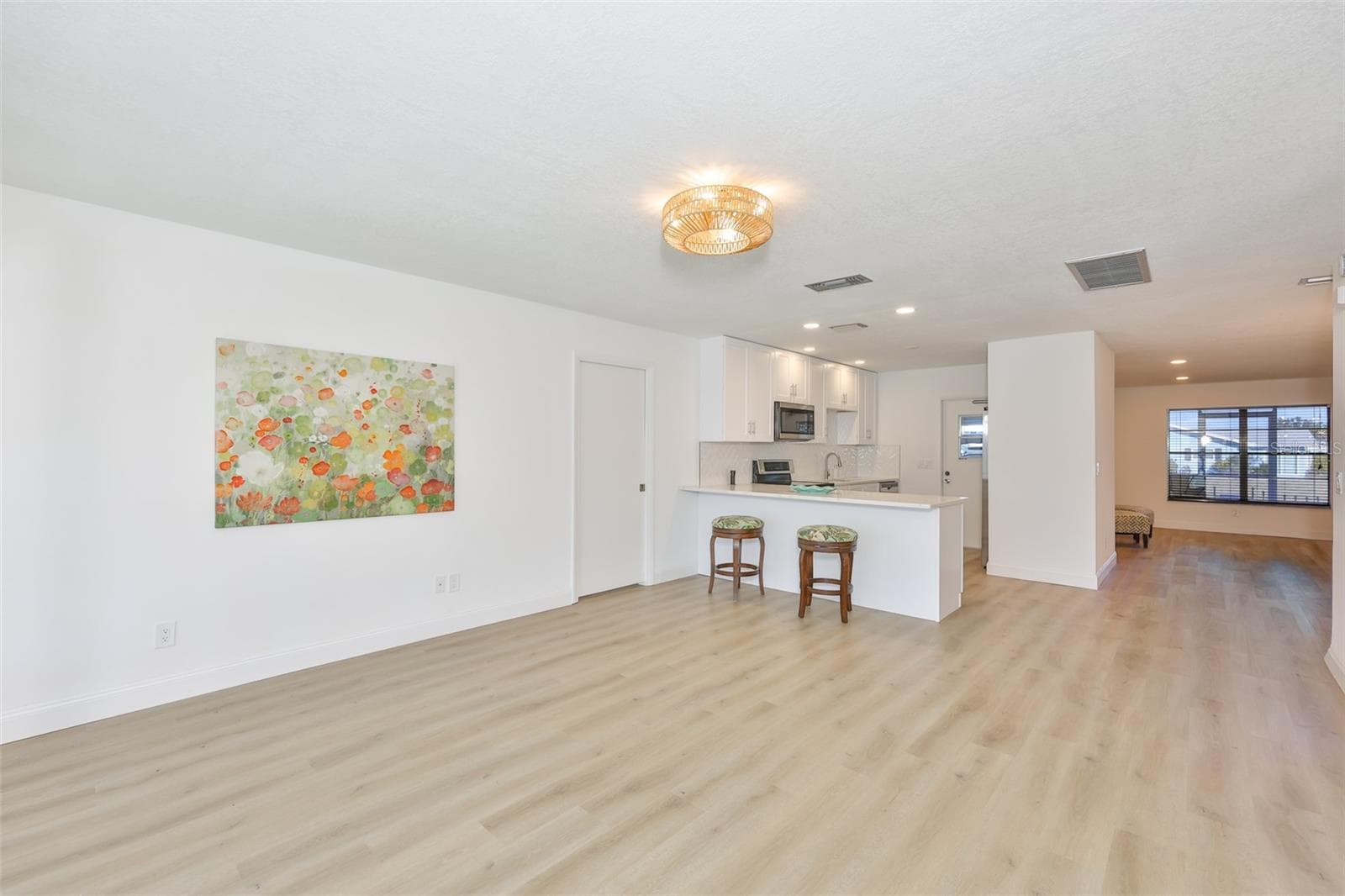 Family room - 325 GREEN MANOR DR, SUN CITY CENTER
