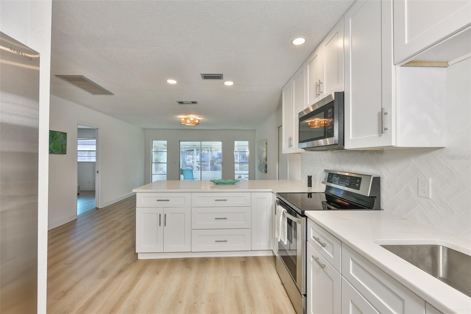 Villa at 325 GREEN MANOR DR, SUN CITY CENTER, photo 18 of 42