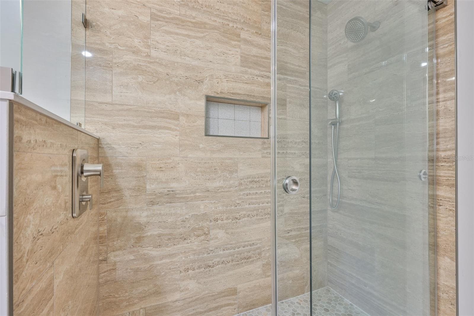 ZERO ENTRY SHOWER - 325 GREEN MANOR DR, SUN CITY CENTER
