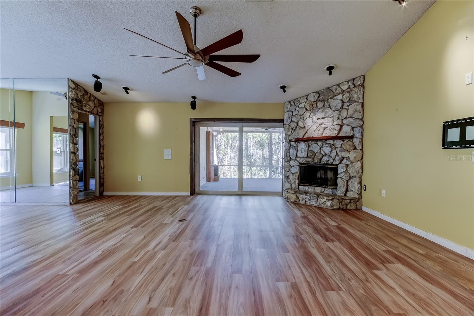 Single Family Residence at 1795 BAYHILL DR, OLDSMAR, photo 10 of 67
