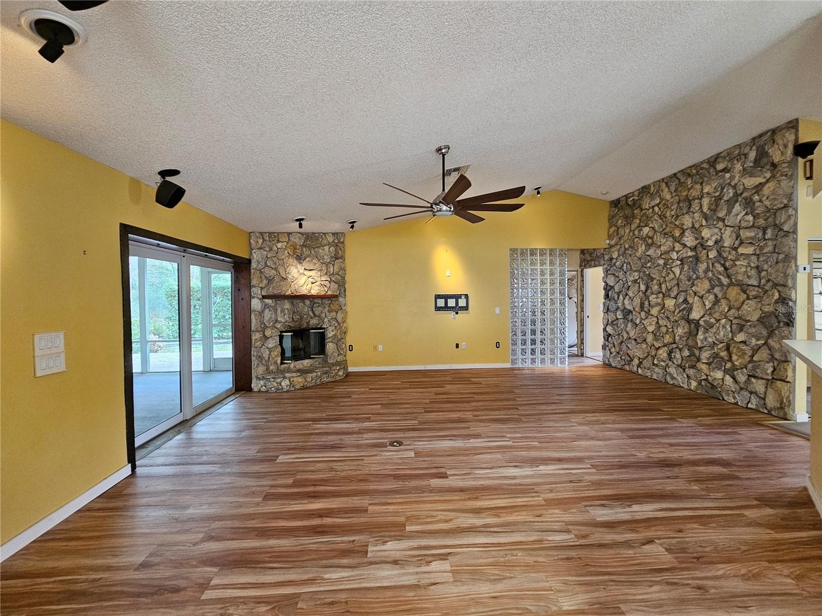 Single Family Residence at 1795 BAYHILL DR, OLDSMAR, photo 11 of 67