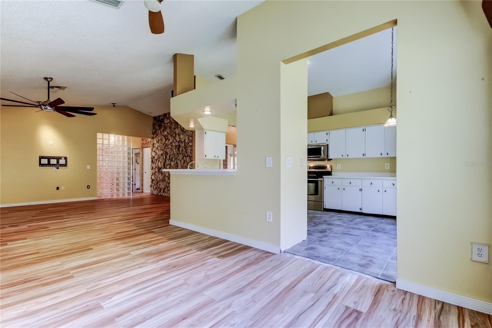 Single Family Residence at 1795 BAYHILL DR, OLDSMAR, photo 19 of 67