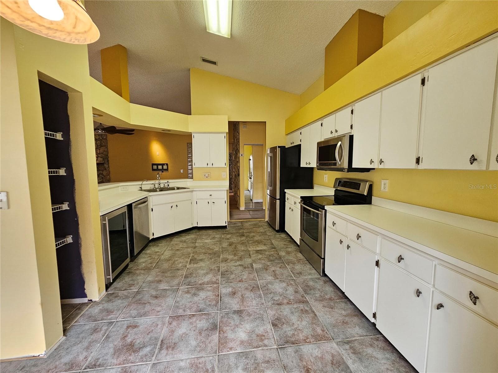 Single Family Residence at 1795 BAYHILL DR, OLDSMAR, photo 20 of 67