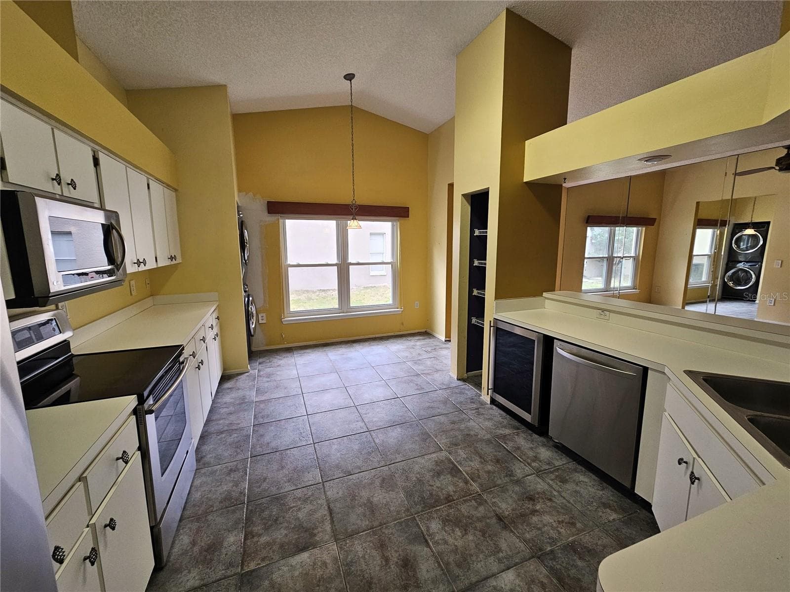 Single Family Residence at 1795 BAYHILL DR, OLDSMAR, photo 21 of 67