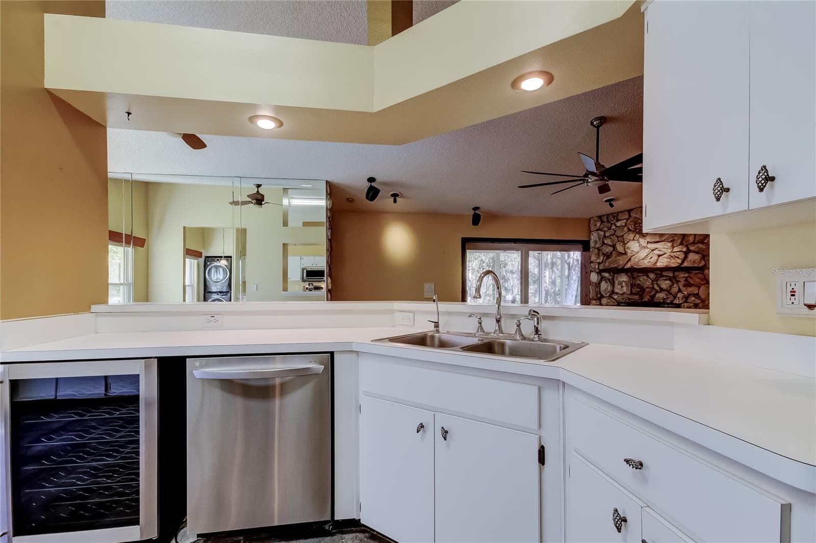 Single Family Residence at 1795 BAYHILL DR, OLDSMAR, photo 24 of 67