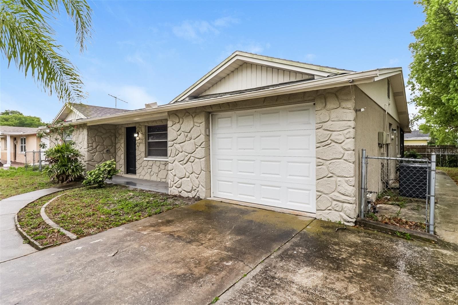 Single Family Residence at 7004 MAYFIELD DR, PORT RICHEY, photo 3 of 23
