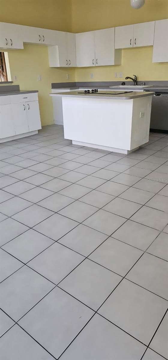 Cooking island - 1720 ARABIAN LN, PALM HARBOR