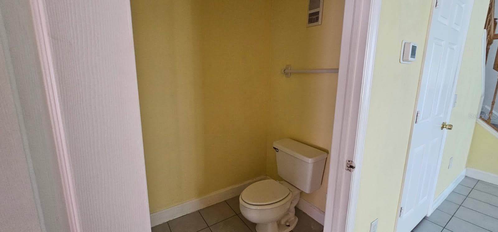 1st floor 1/2 bath - 1720 ARABIAN LN, PALM HARBOR
