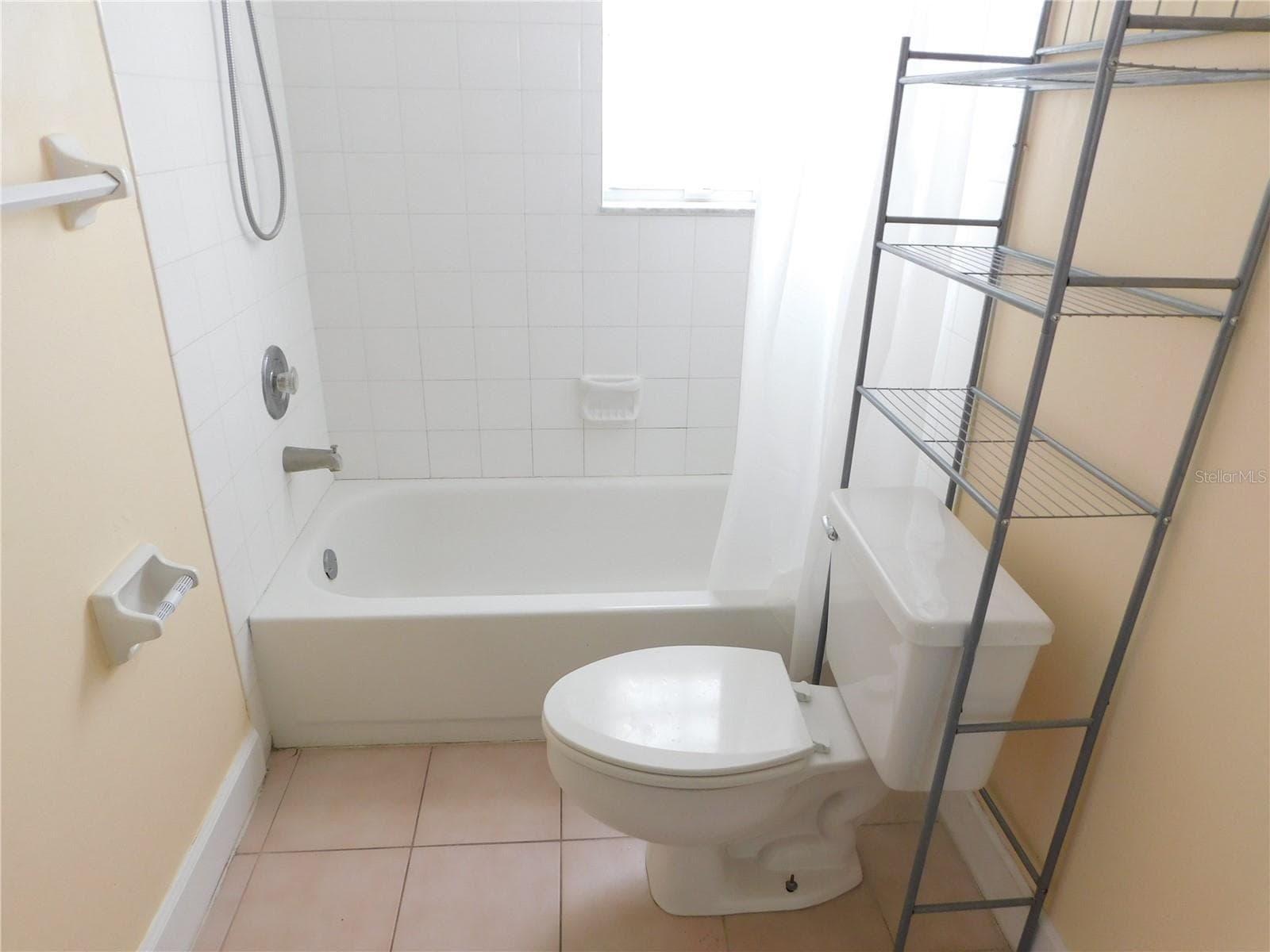 Jack and Jill bathroom on 2nd floor - 1720 ARABIAN LN, PALM HARBOR