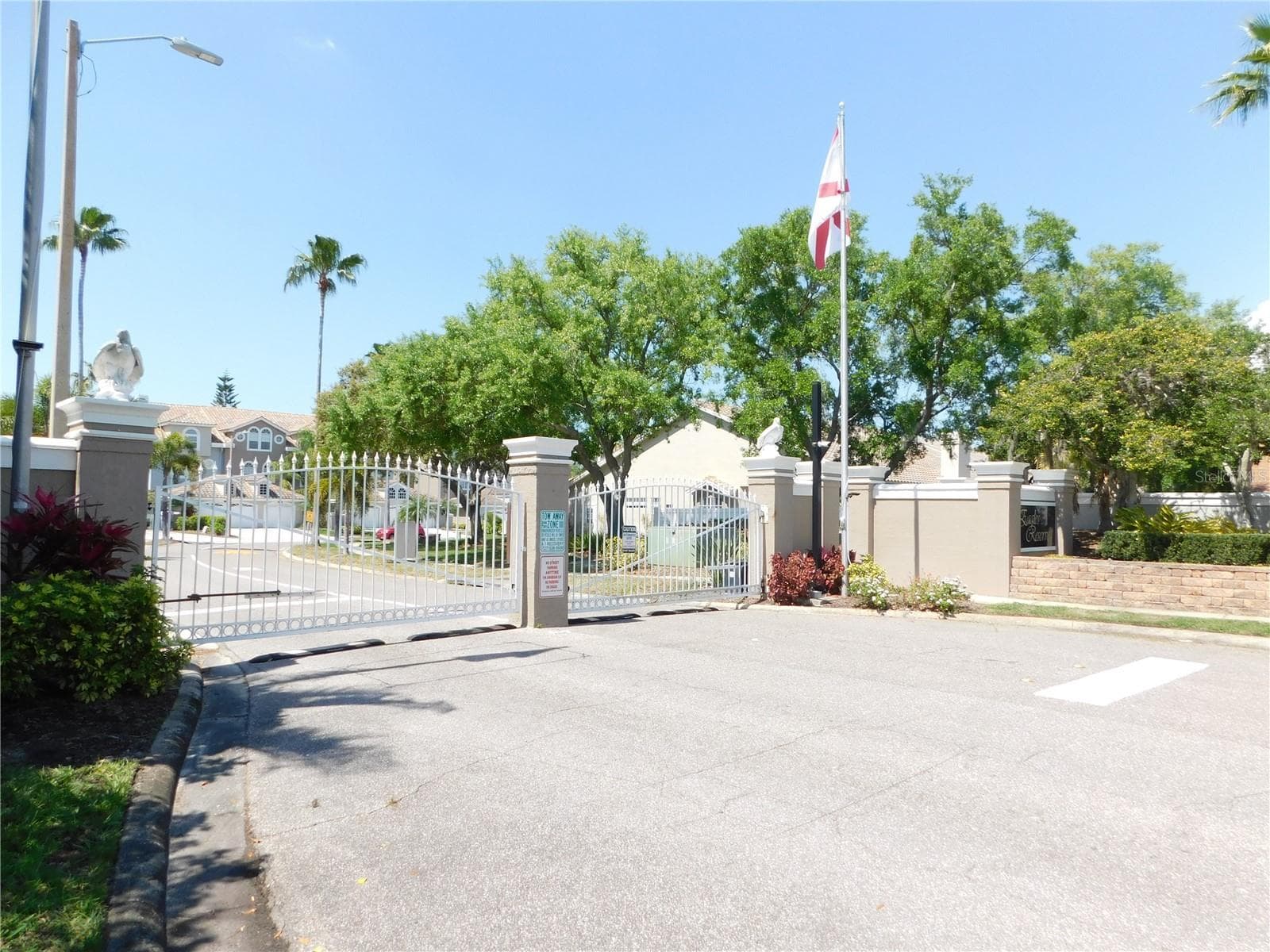 Gated entry - 1720 ARABIAN LN, PALM HARBOR