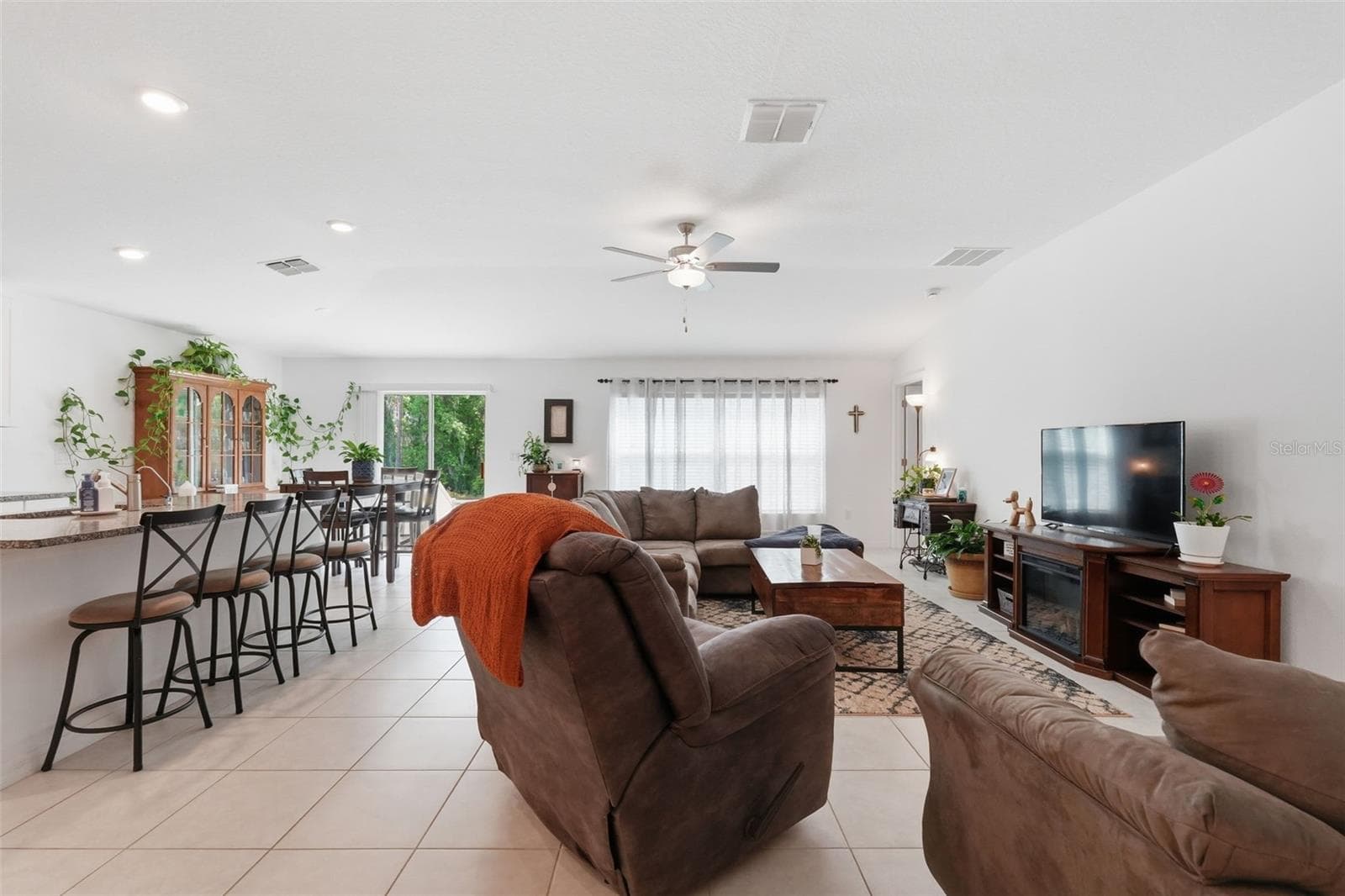 Single Family Residence at 1681 RED LOOP, LAKELAND, photo 7 of 39