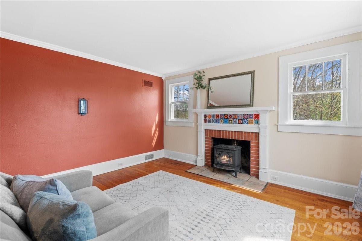 Single Family Residence at 63 Washington Avenue, Asheville, photo 6 of 39