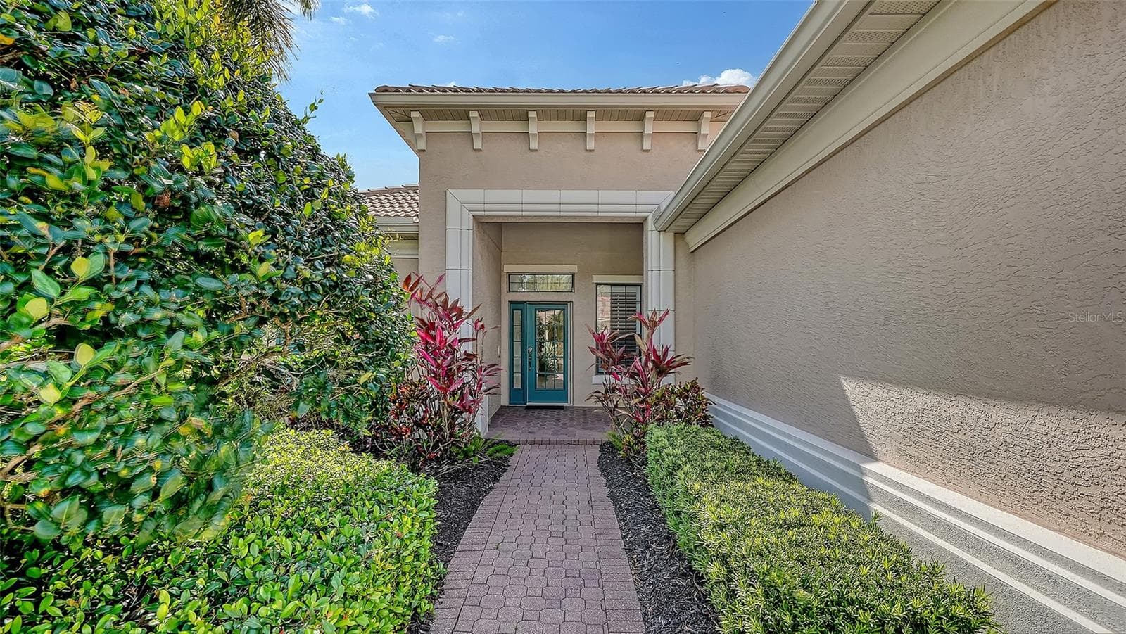 Single Family Residence at 13911 SIENA LOOP, LAKEWOOD RANCH, photo 5 of 100