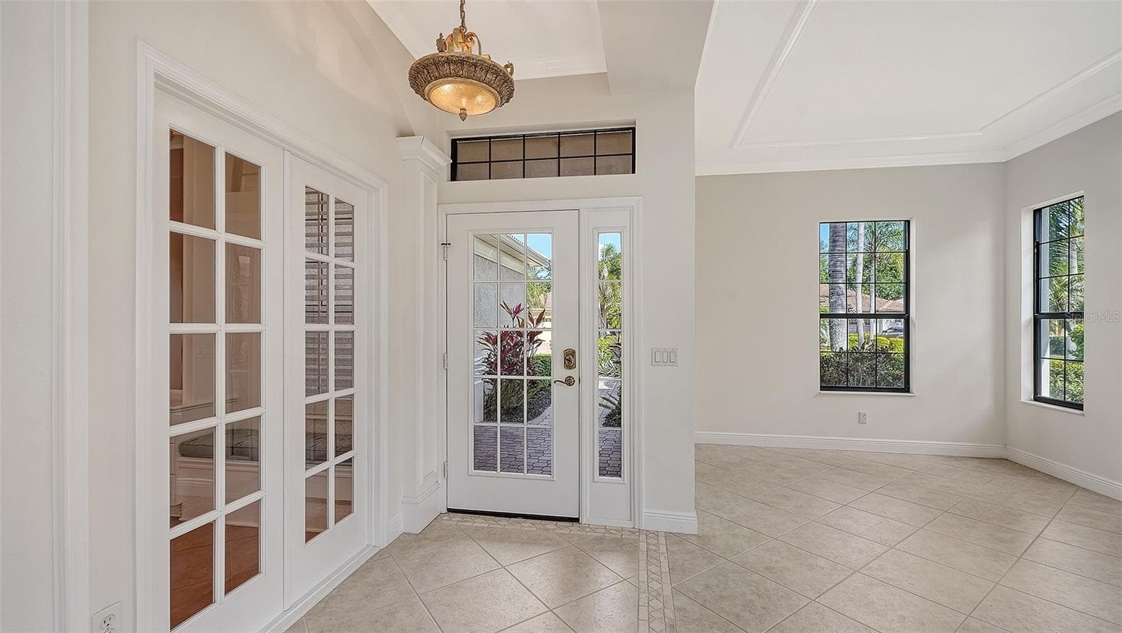 Single Family Residence at 13911 SIENA LOOP, LAKEWOOD RANCH, photo 7 of 100