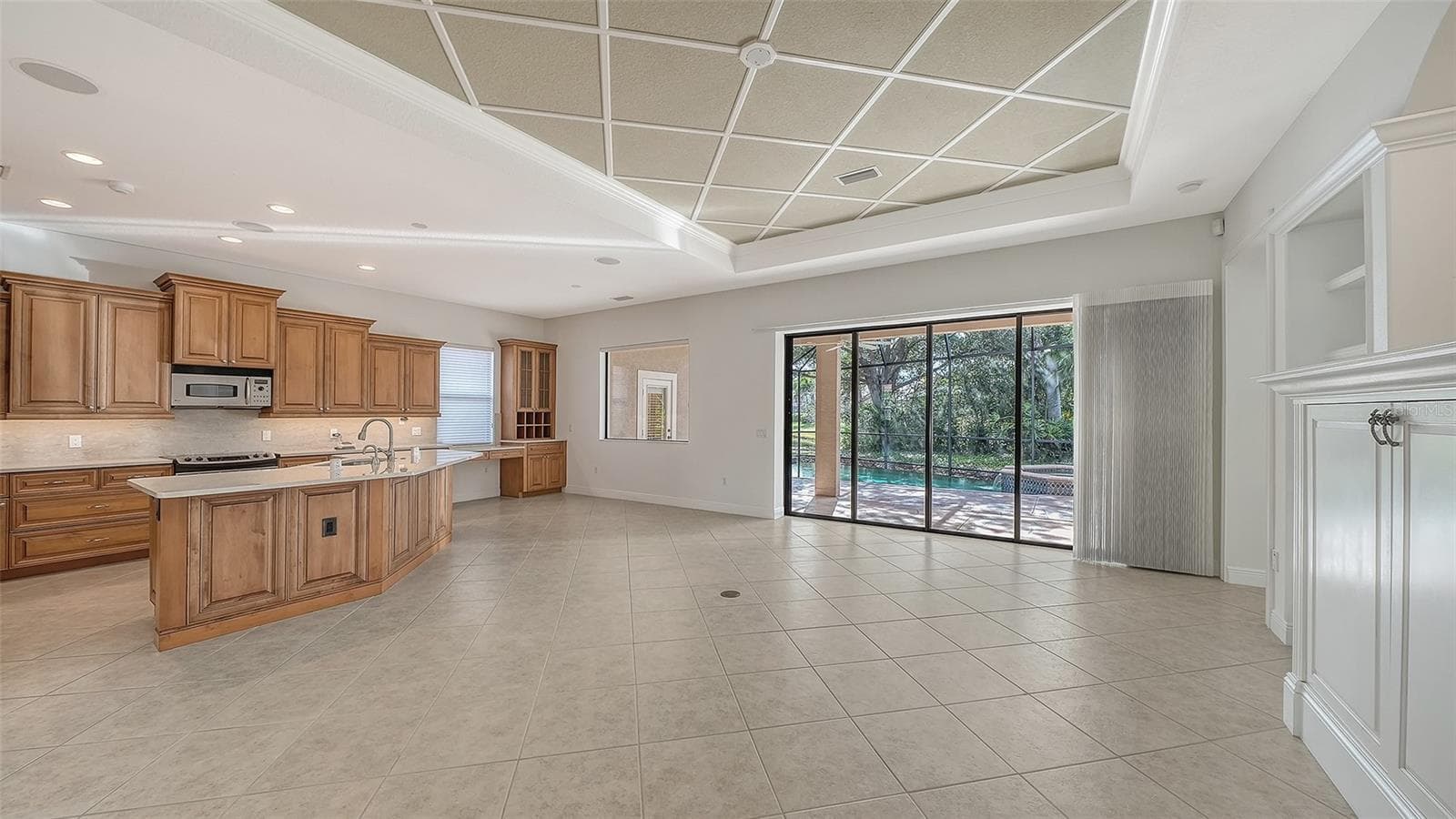 Single Family Residence at 13911 SIENA LOOP, LAKEWOOD RANCH, photo 16 of 100
