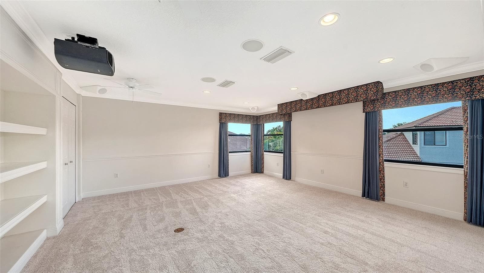 Single Family Residence at 13911 SIENA LOOP, LAKEWOOD RANCH, photo 48 of 100