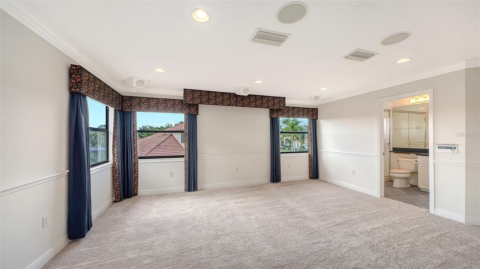 Single Family Residence at 13911 SIENA LOOP, LAKEWOOD RANCH, photo 50 of 100