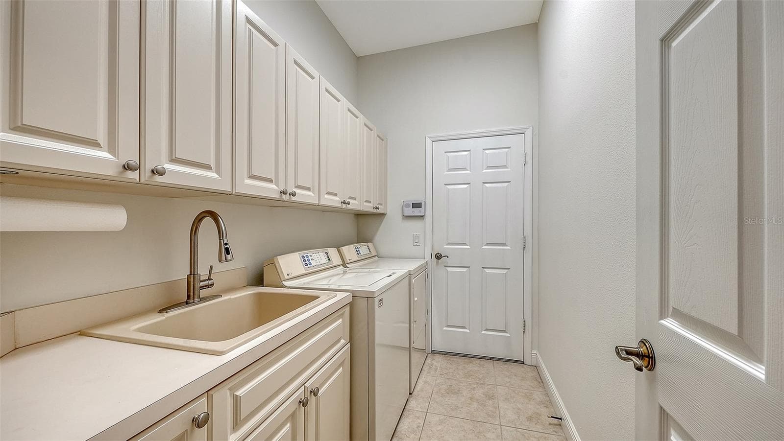 Single Family Residence at 13911 SIENA LOOP, LAKEWOOD RANCH, photo 54 of 100