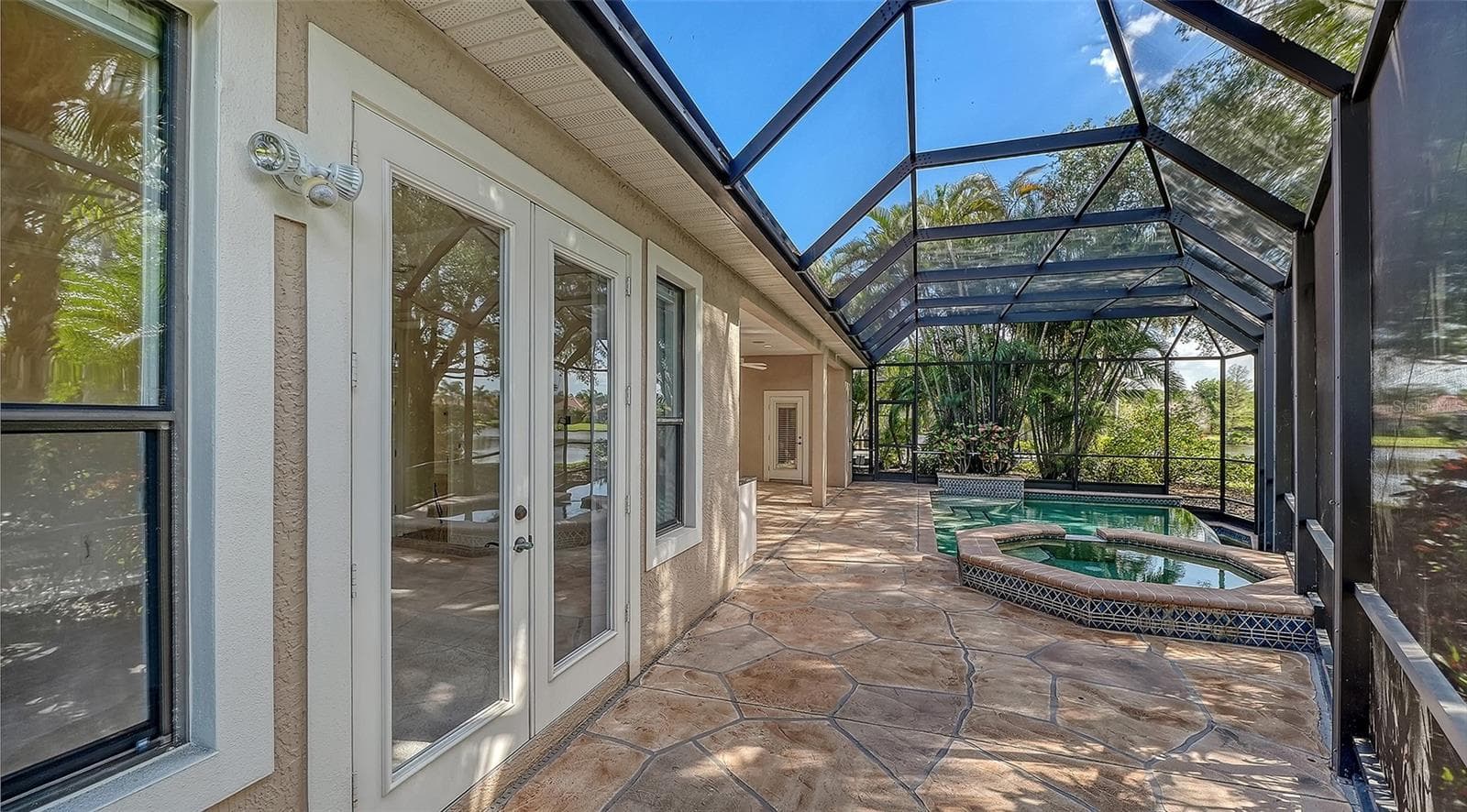 Single Family Residence at 13911 SIENA LOOP, LAKEWOOD RANCH, photo 61 of 100