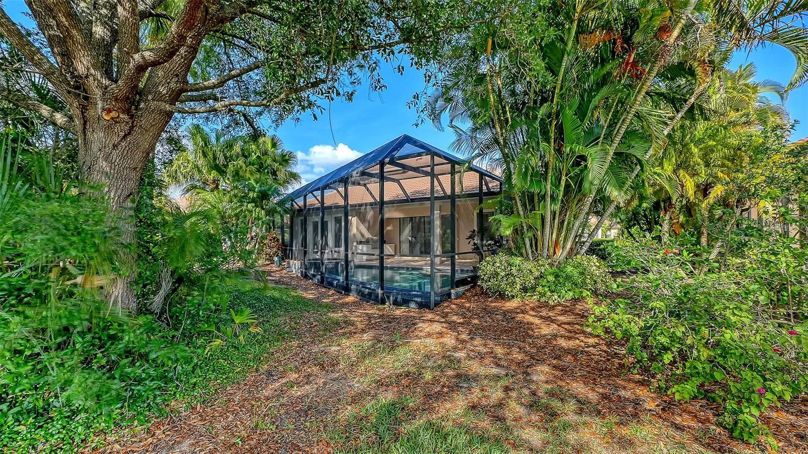 Single Family Residence at 13911 SIENA LOOP, LAKEWOOD RANCH, photo 68 of 100
