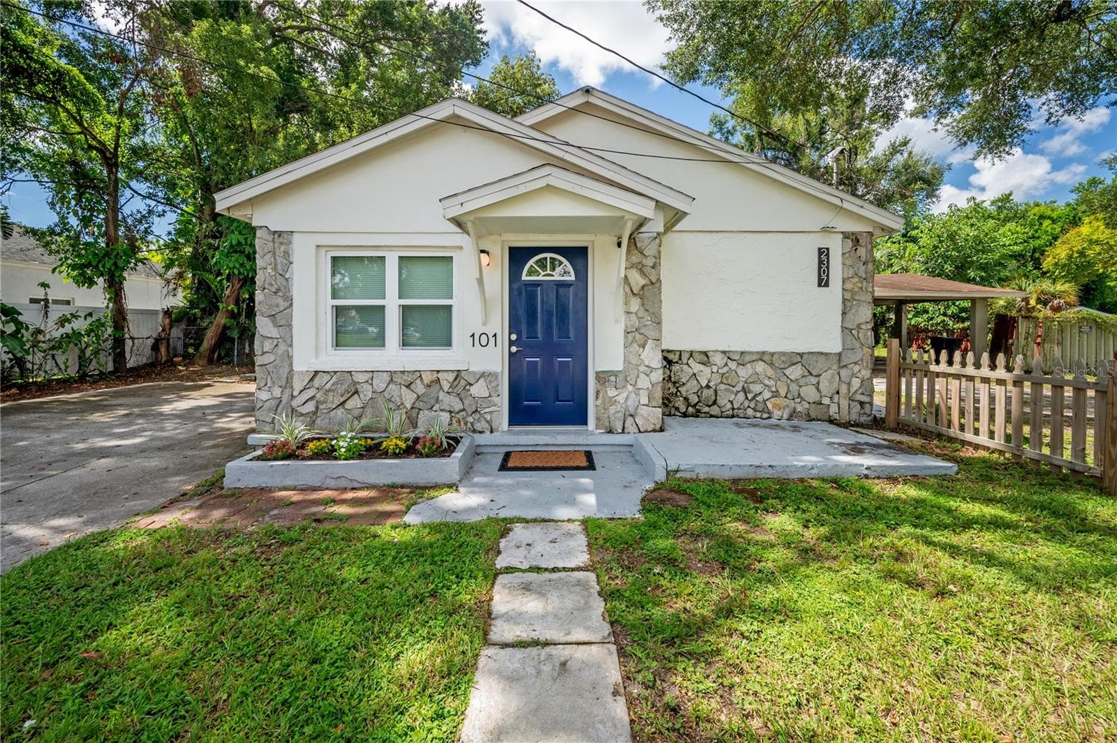 2307 E OSBORNE AVE